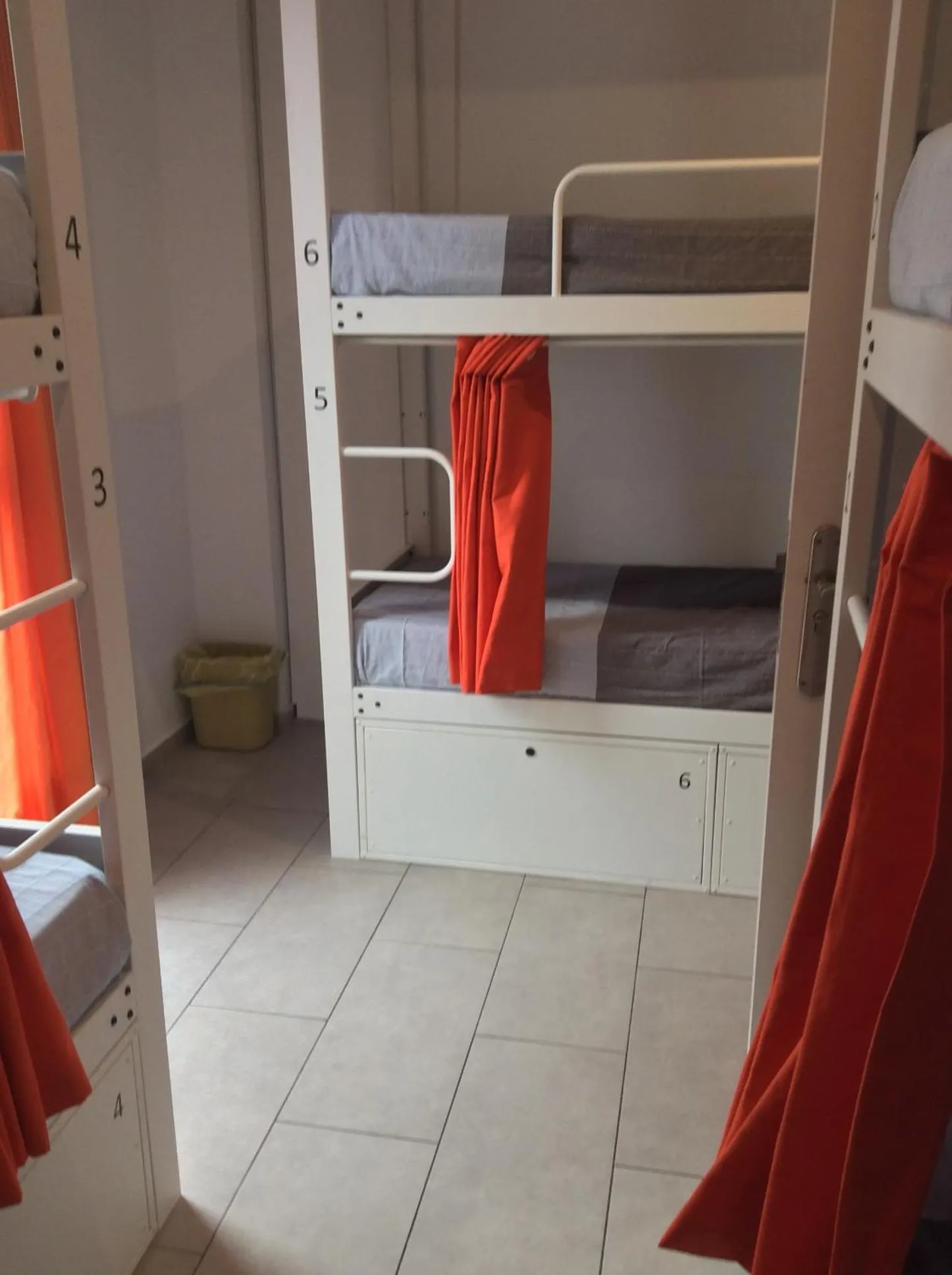 Photo of the whole room in Hostelscat