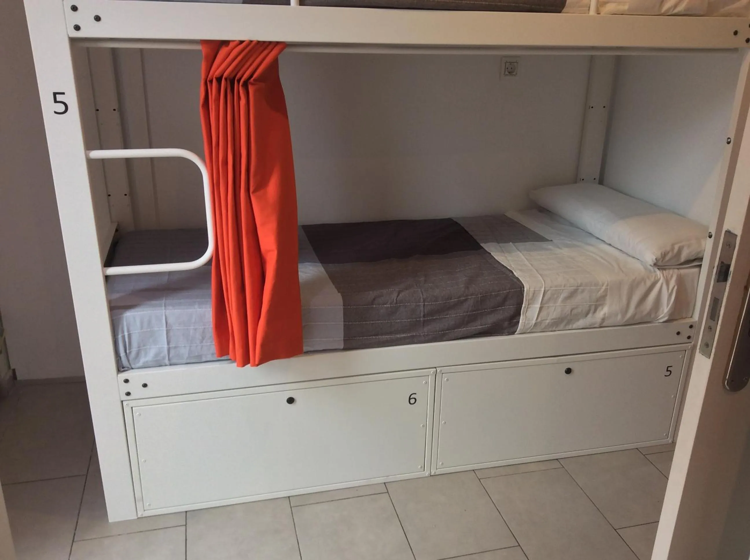 Photo of the whole room in Hostelscat