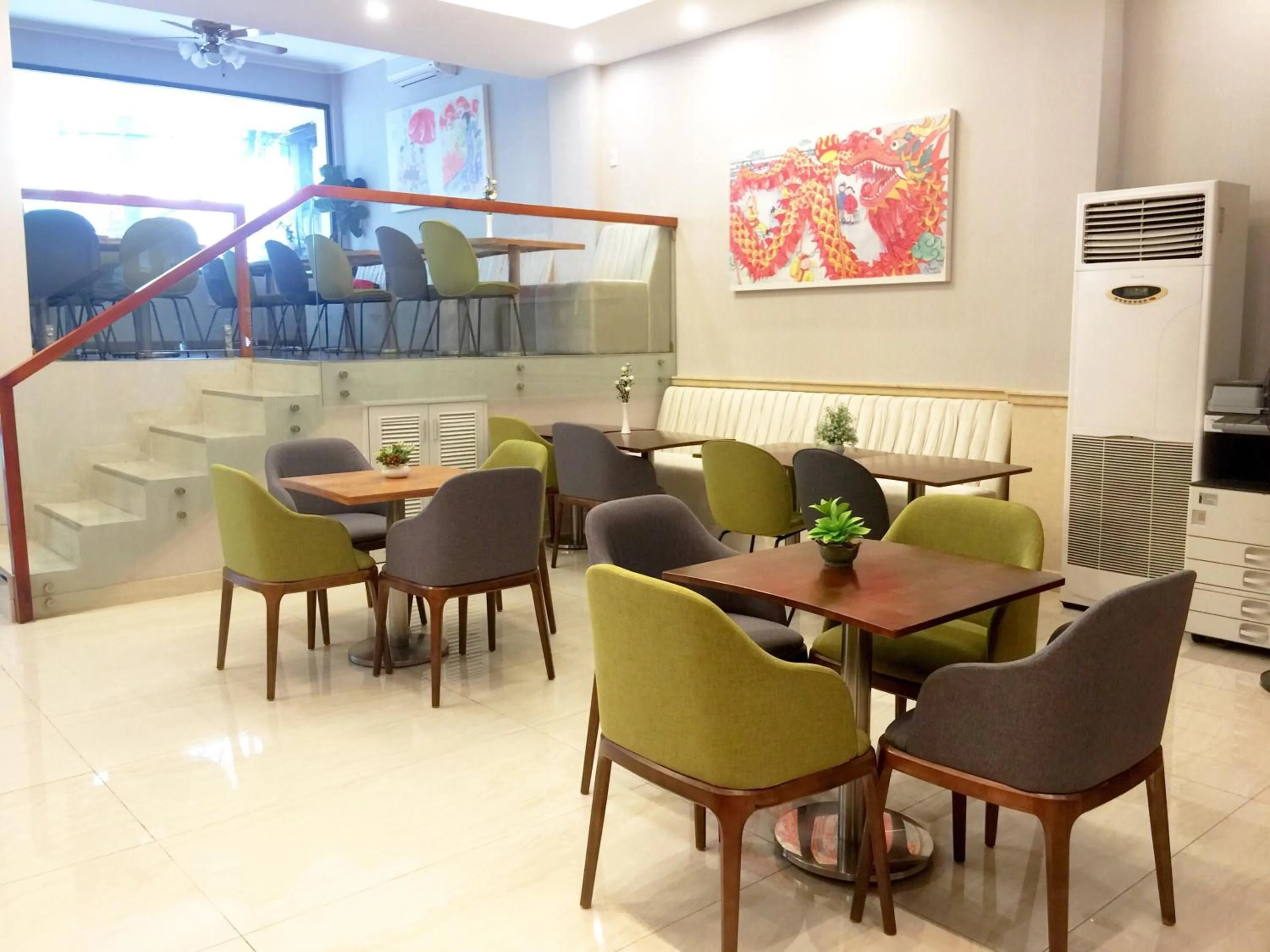 Dining area in Hue My Hotel