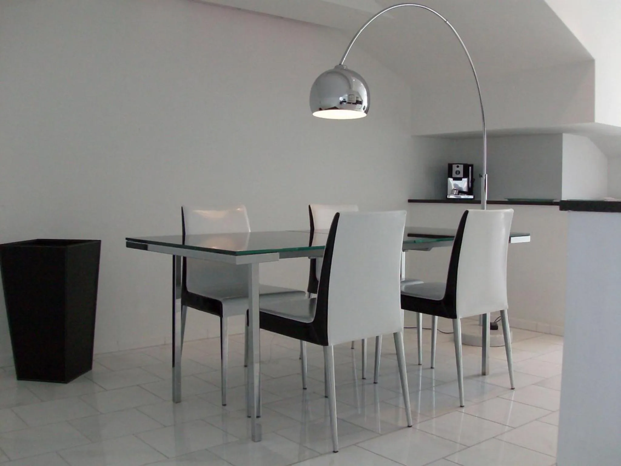 Dining area in VISIONAPARTMENTS Freyastrasse - contactless check-in