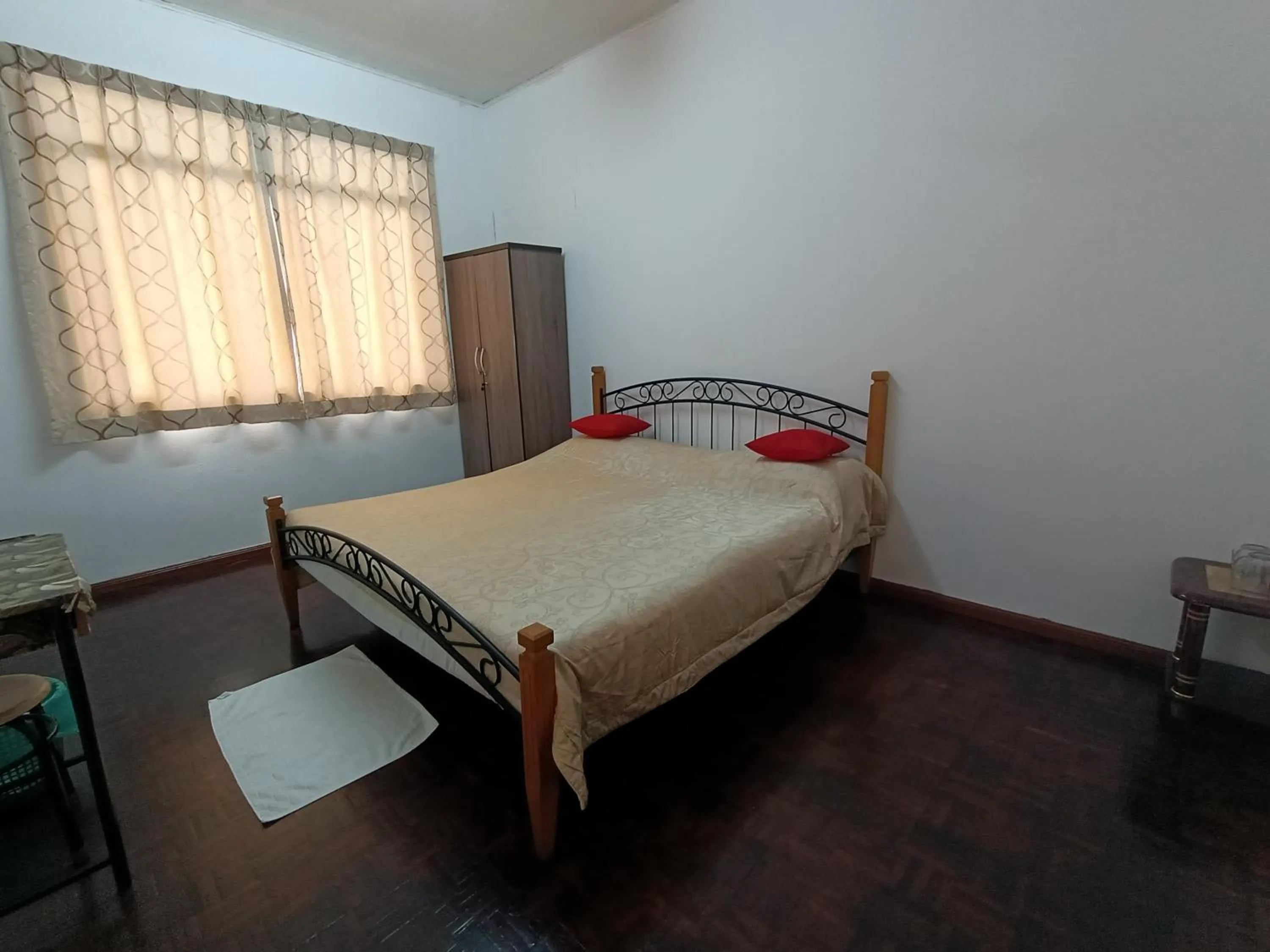 Double Room with Shared Bathroom in Mountain View Guest House KB