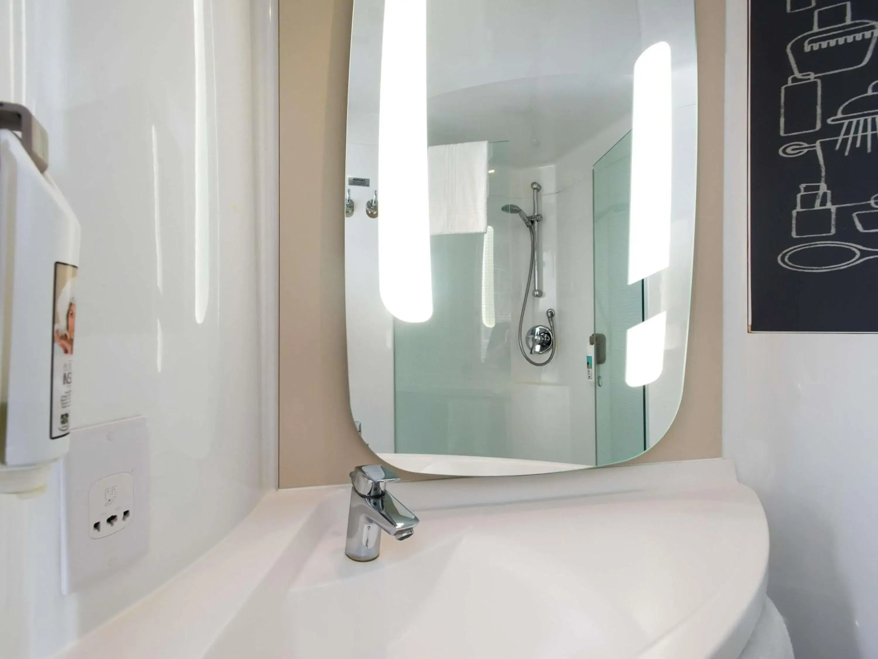 Bedroom in Ibis Sheffield City Bedroom in Ibis Sheffield City