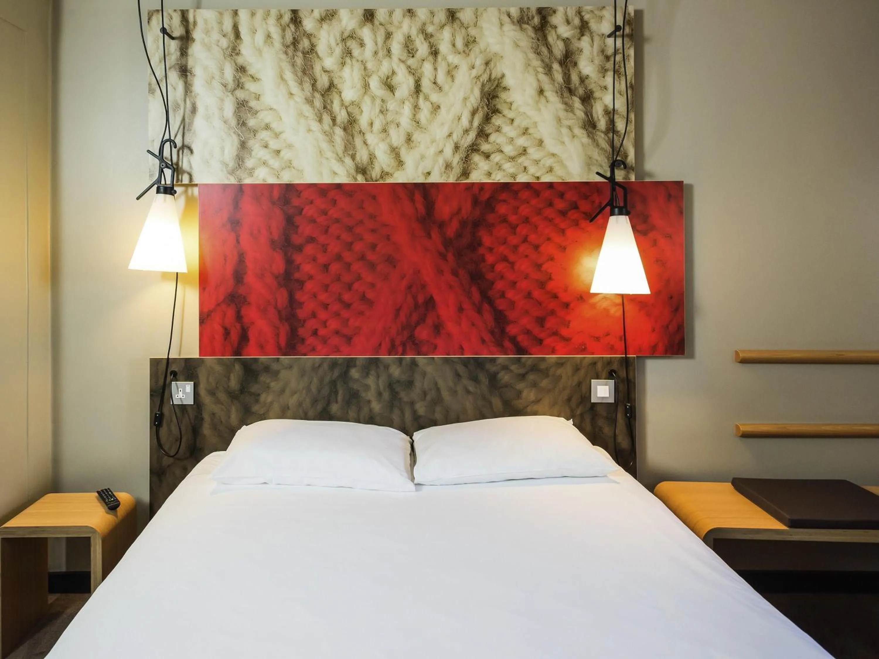 Bedroom, Bed in Ibis Sheffield City