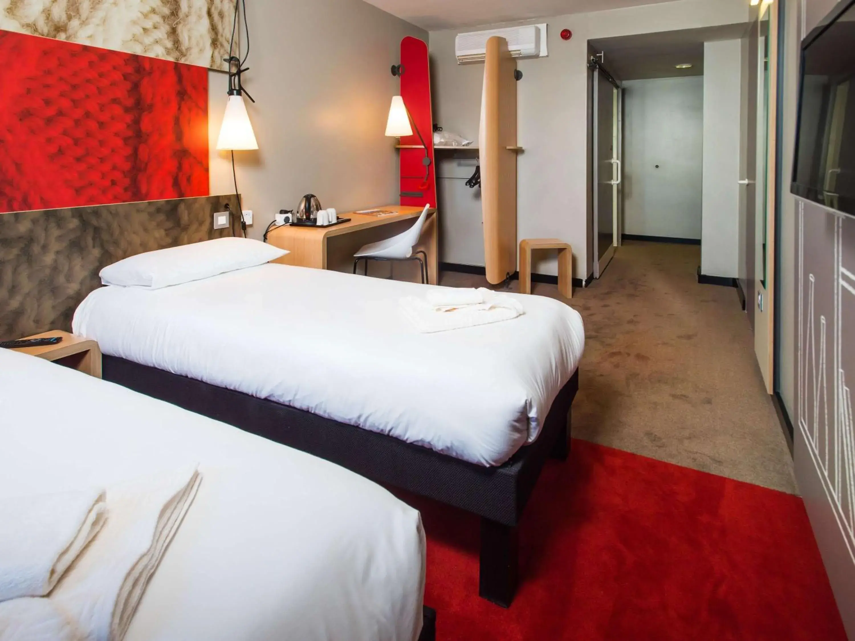 Bedroom, Bed in Ibis Sheffield City Bedroom, Bed in Ibis Sheffield City