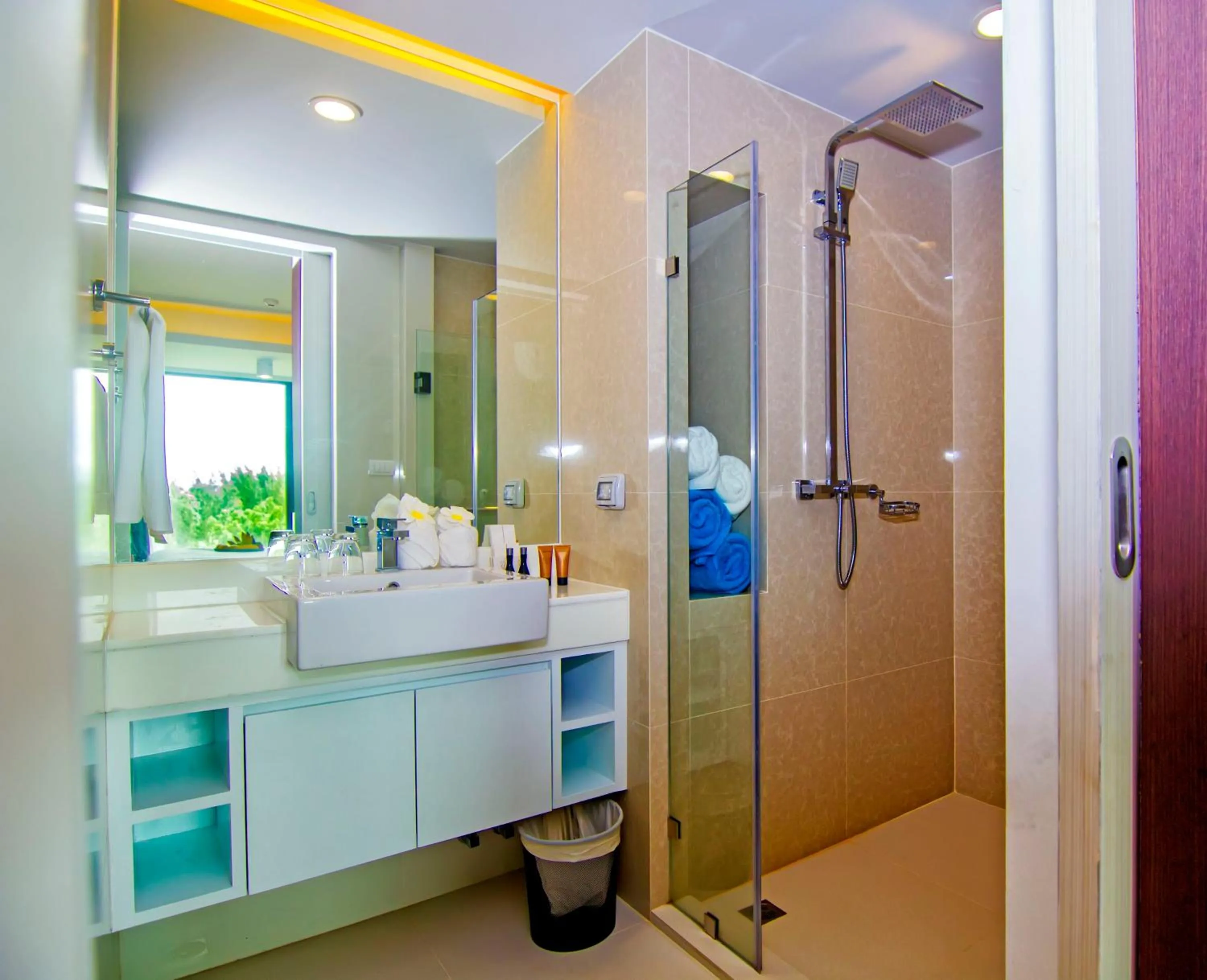 Bathroom in The Aristo by Holy Cow, 2-BR, mountain view