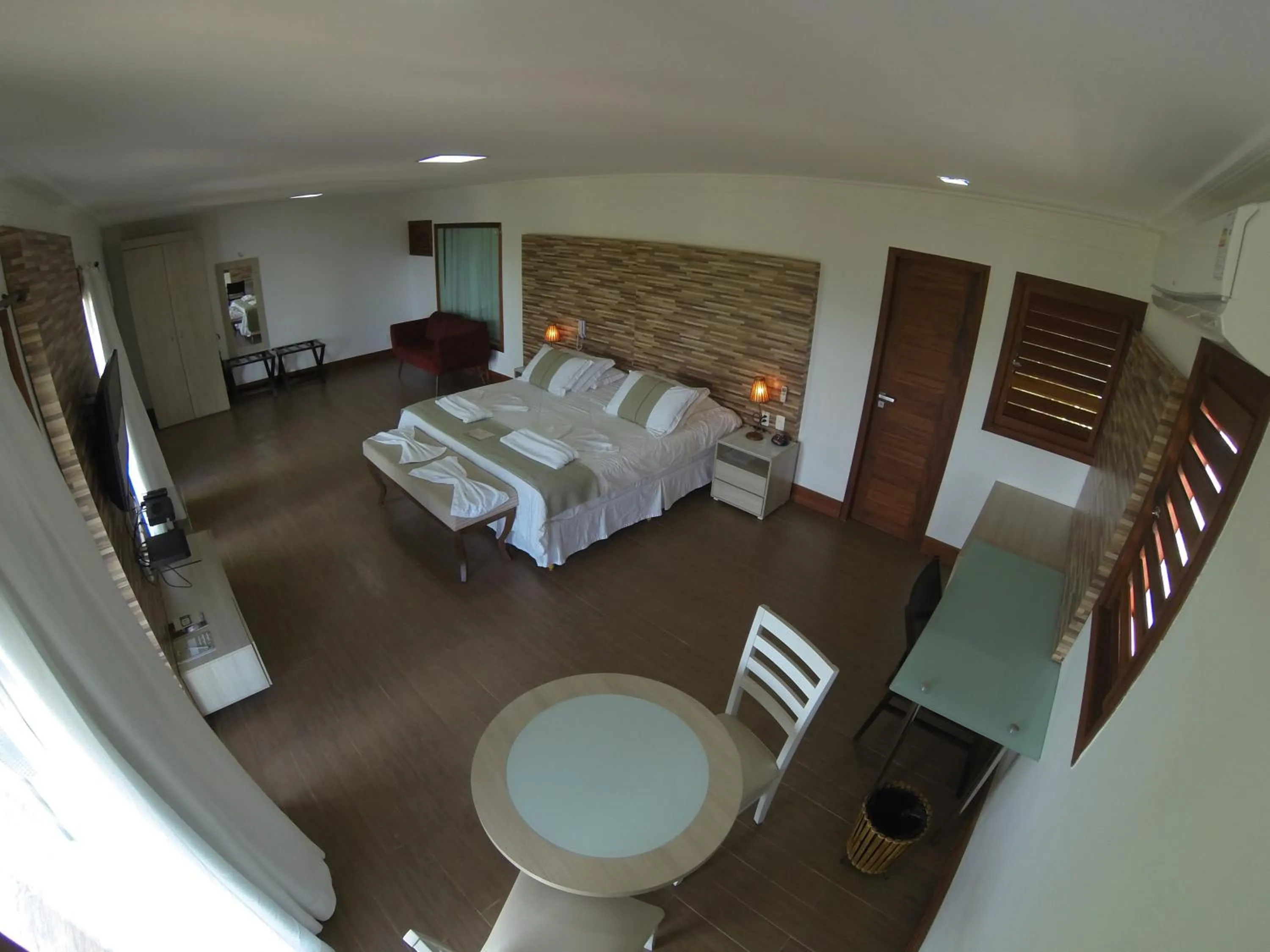 Photo of the whole room, Bed in Hotel Vale das Nuvens