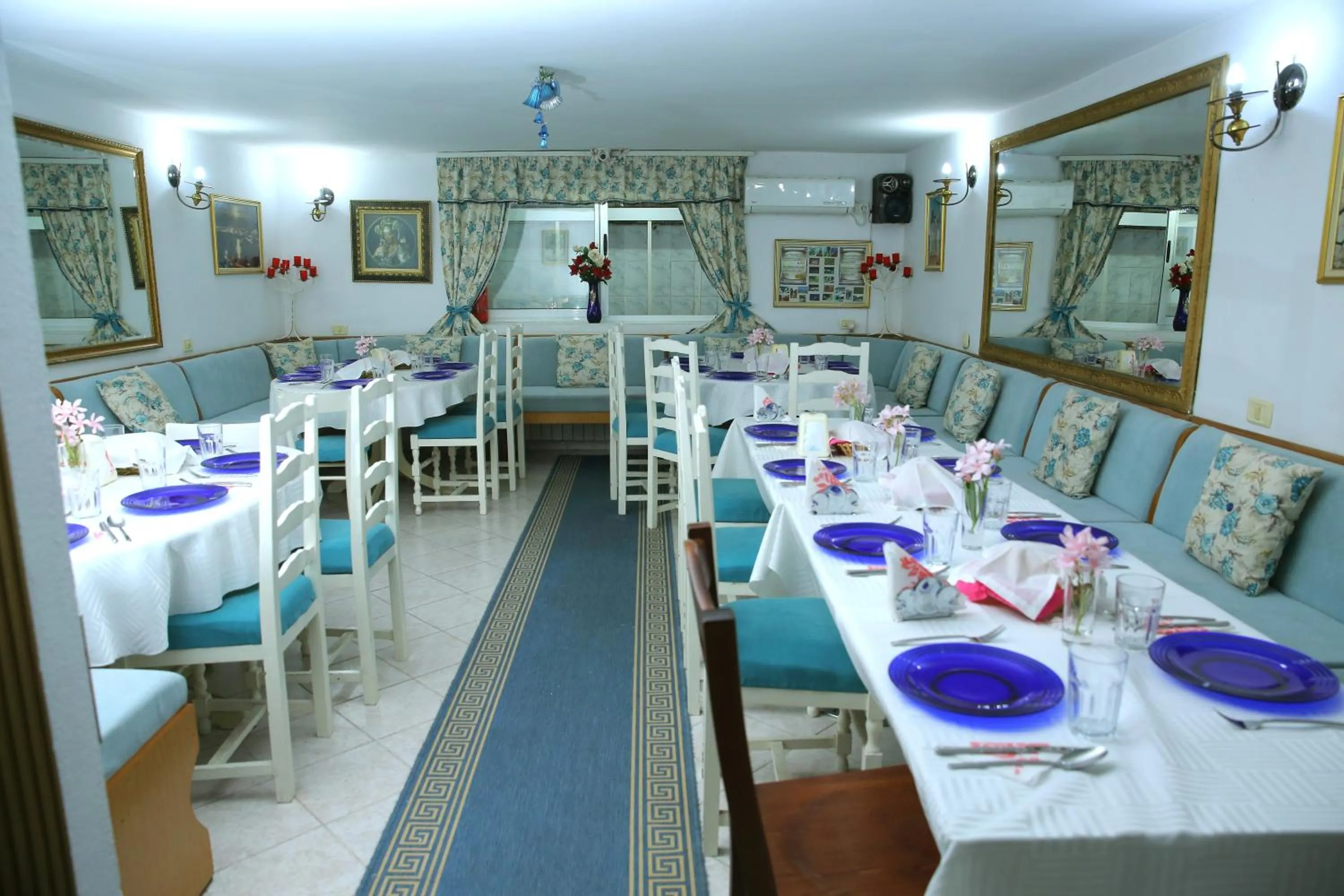 Restaurant/places to eat in Hotel Kaduku