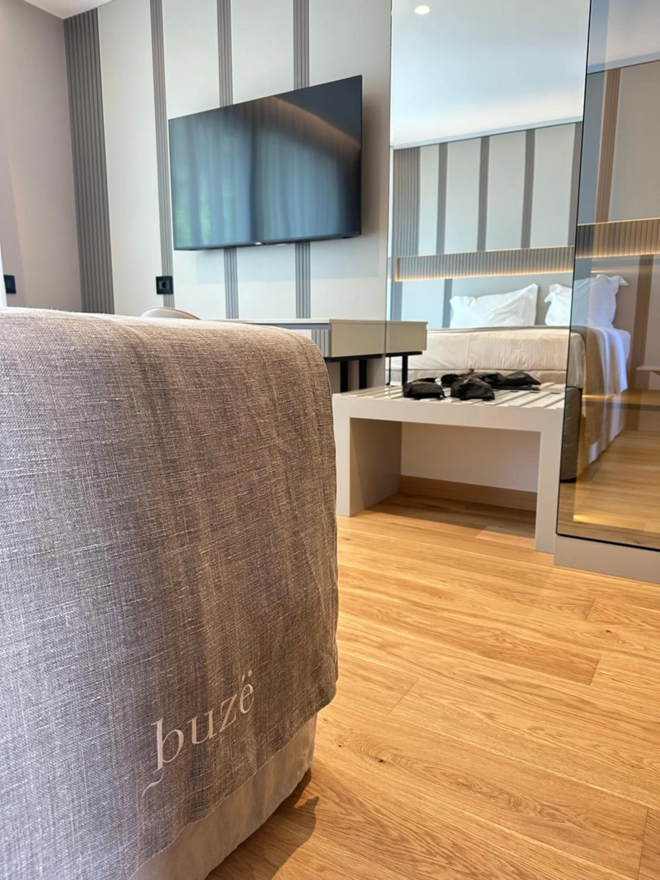 TV and multimedia in Buzë Boutique Hotel