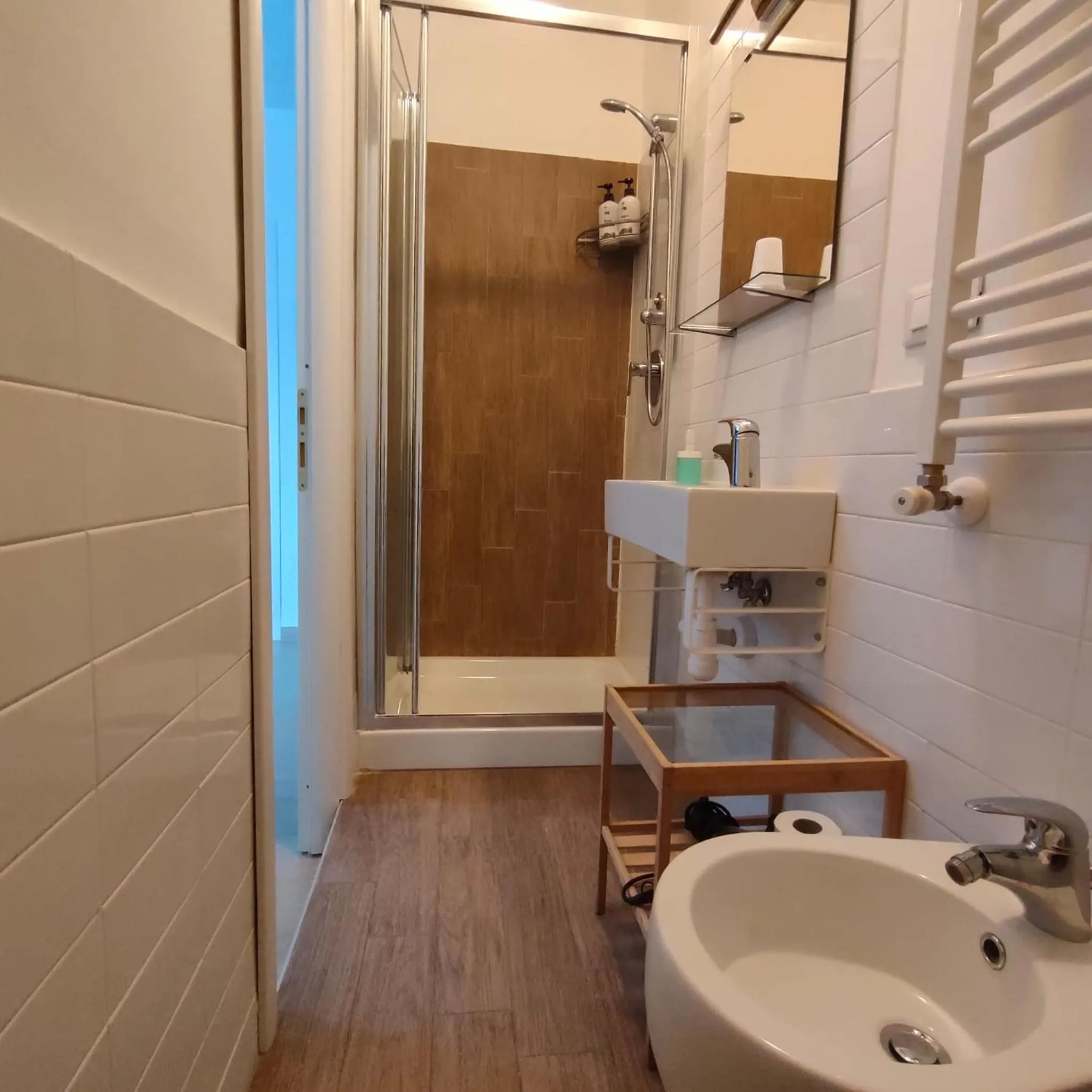 Shower in The 6th Floor