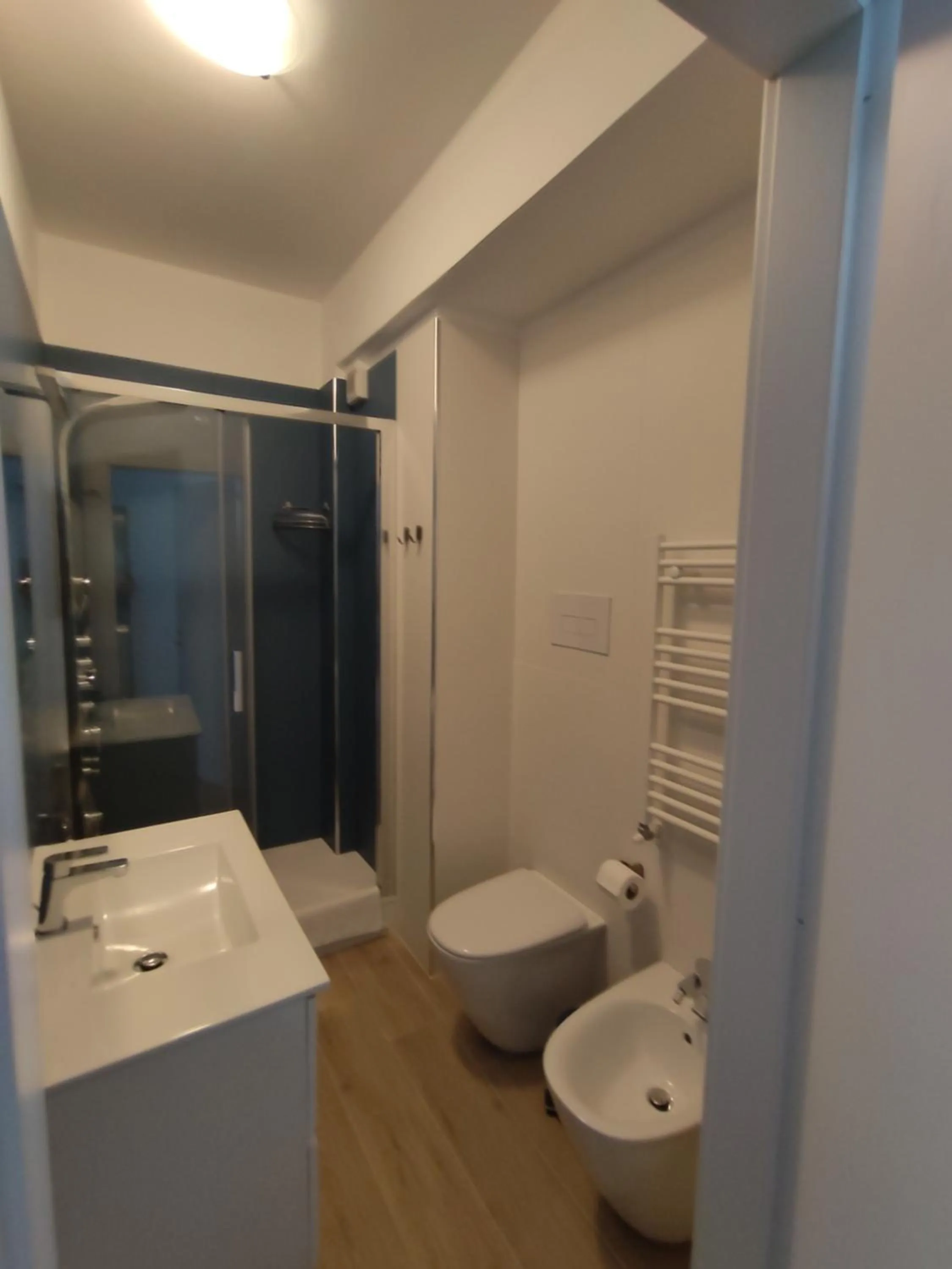 Shower in The 6th Floor