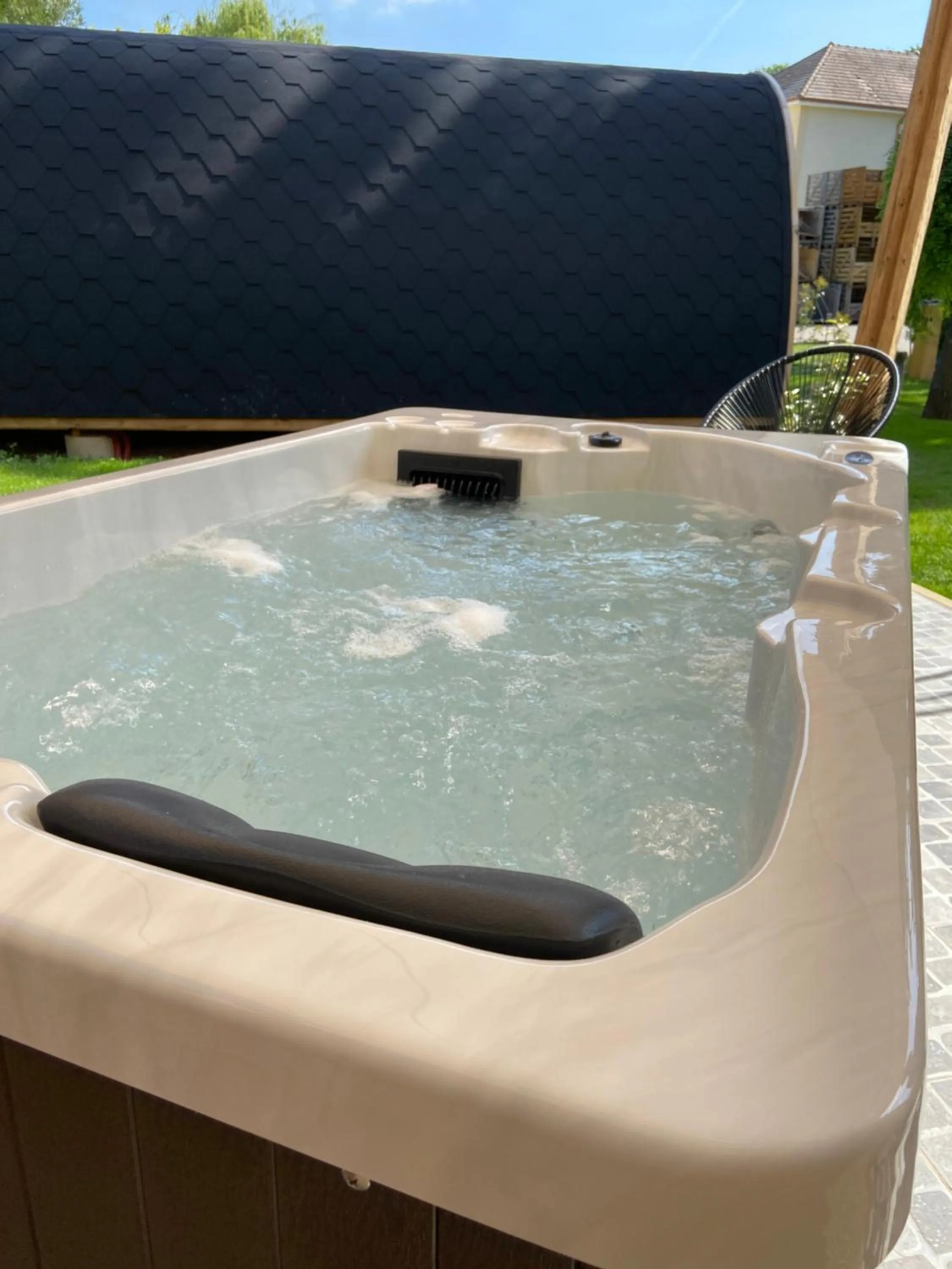 Hot Tub in Champagne Philippe Martin