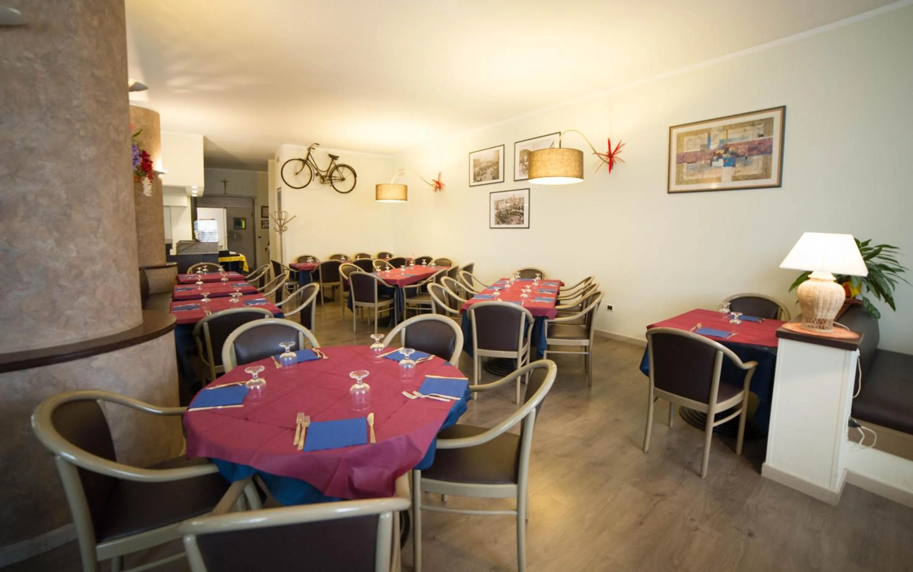 Restaurant/places to eat in La Lanterna