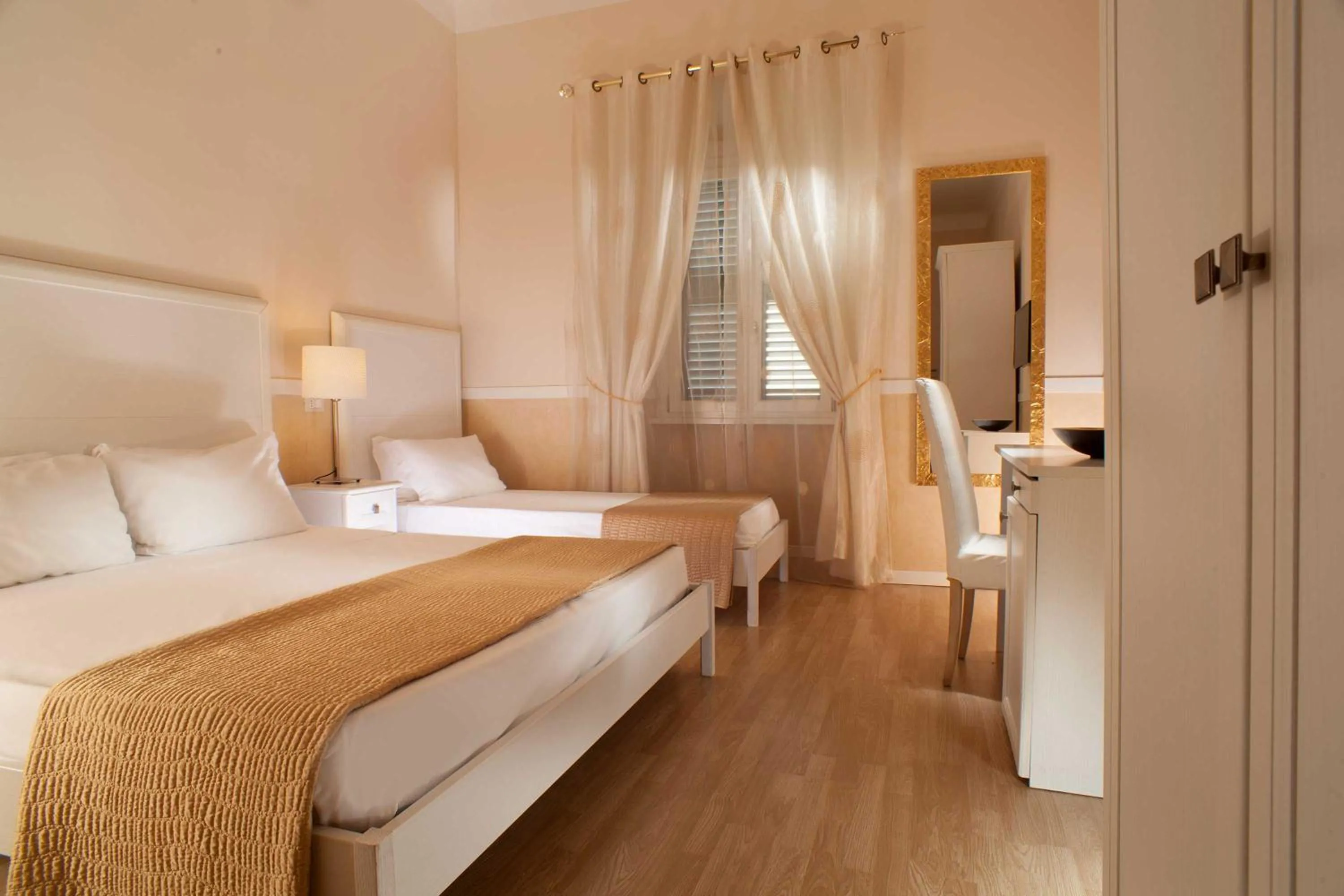 Bedroom, Bed in Domus Liberius - Rome