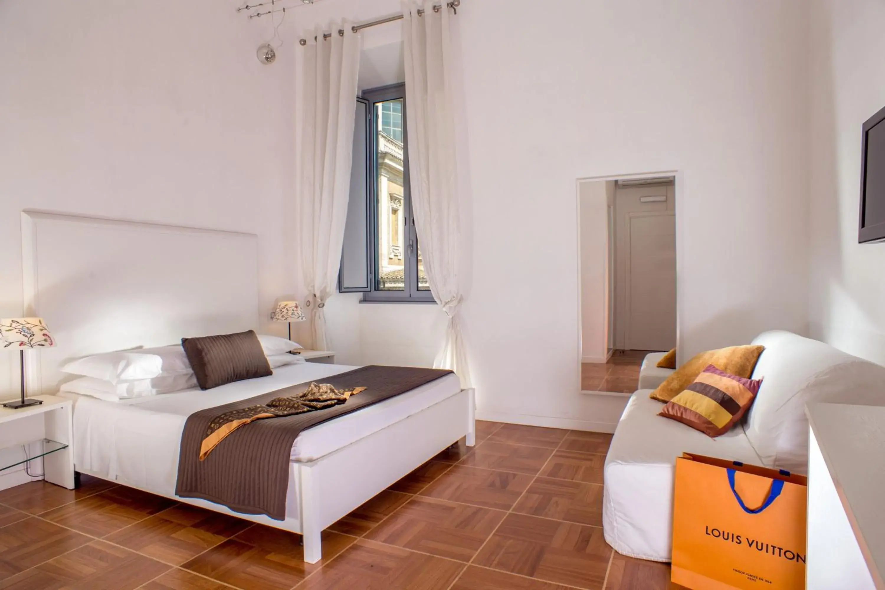 Photo of the whole room, Bed in Domus Liberius - Rome Photo of the whole room, Bed in Domus Liberius - Rome