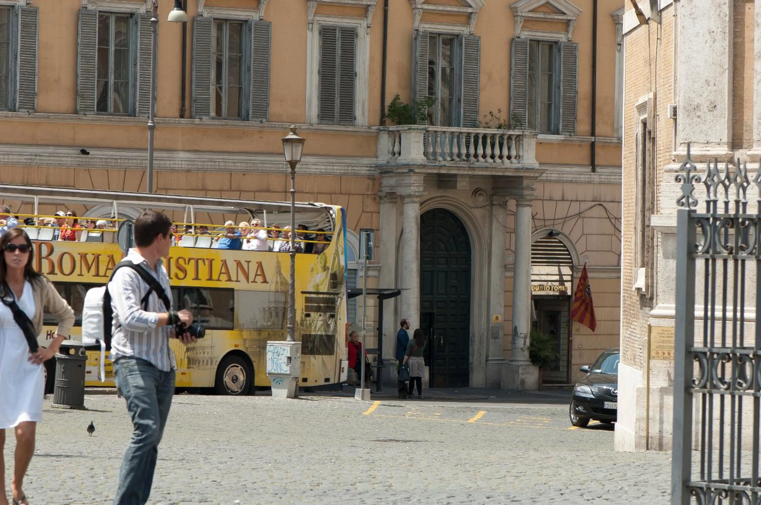 Facade/entrance in Domus Liberius - Rome
