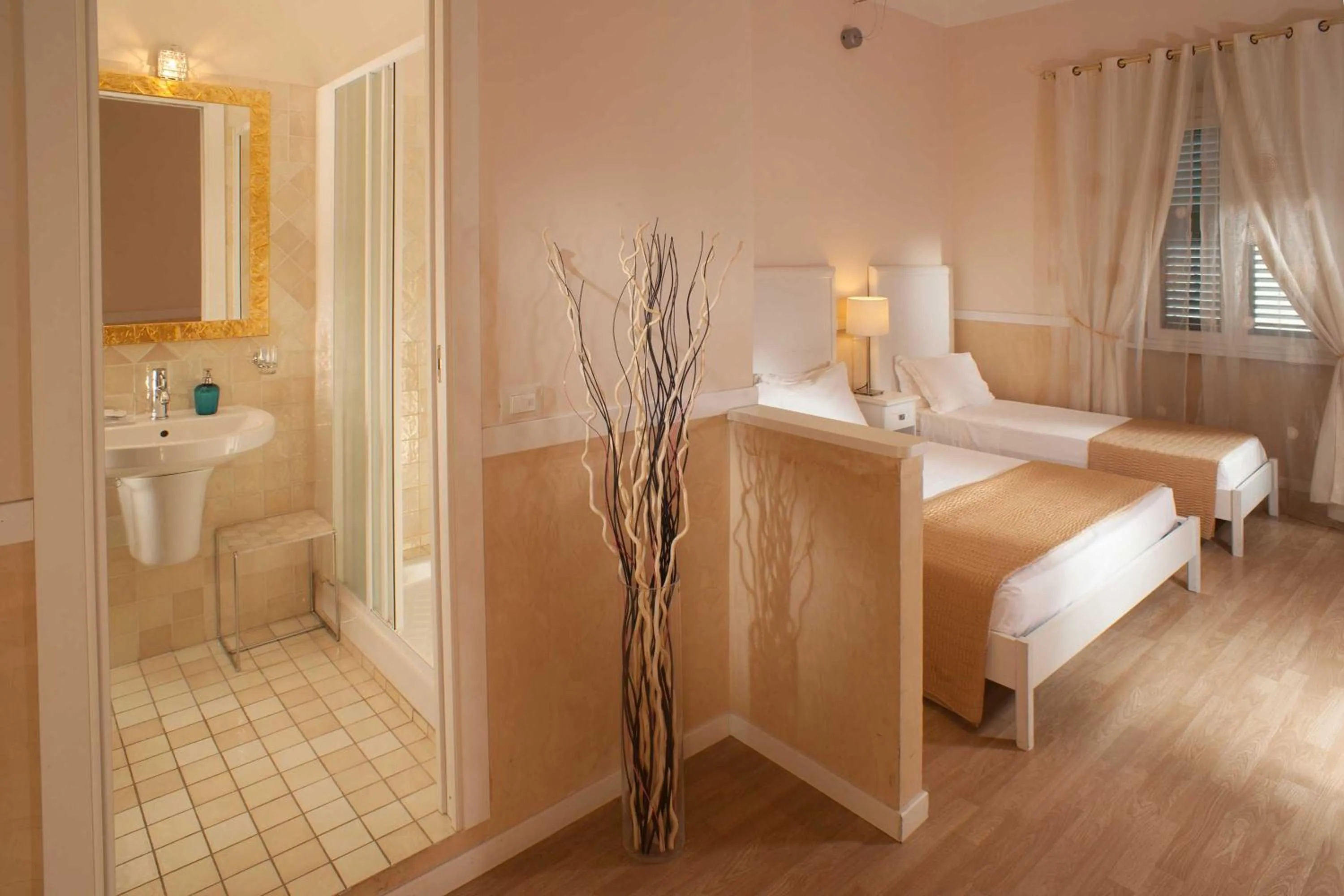 Bedroom, Bed in Domus Liberius - Rome