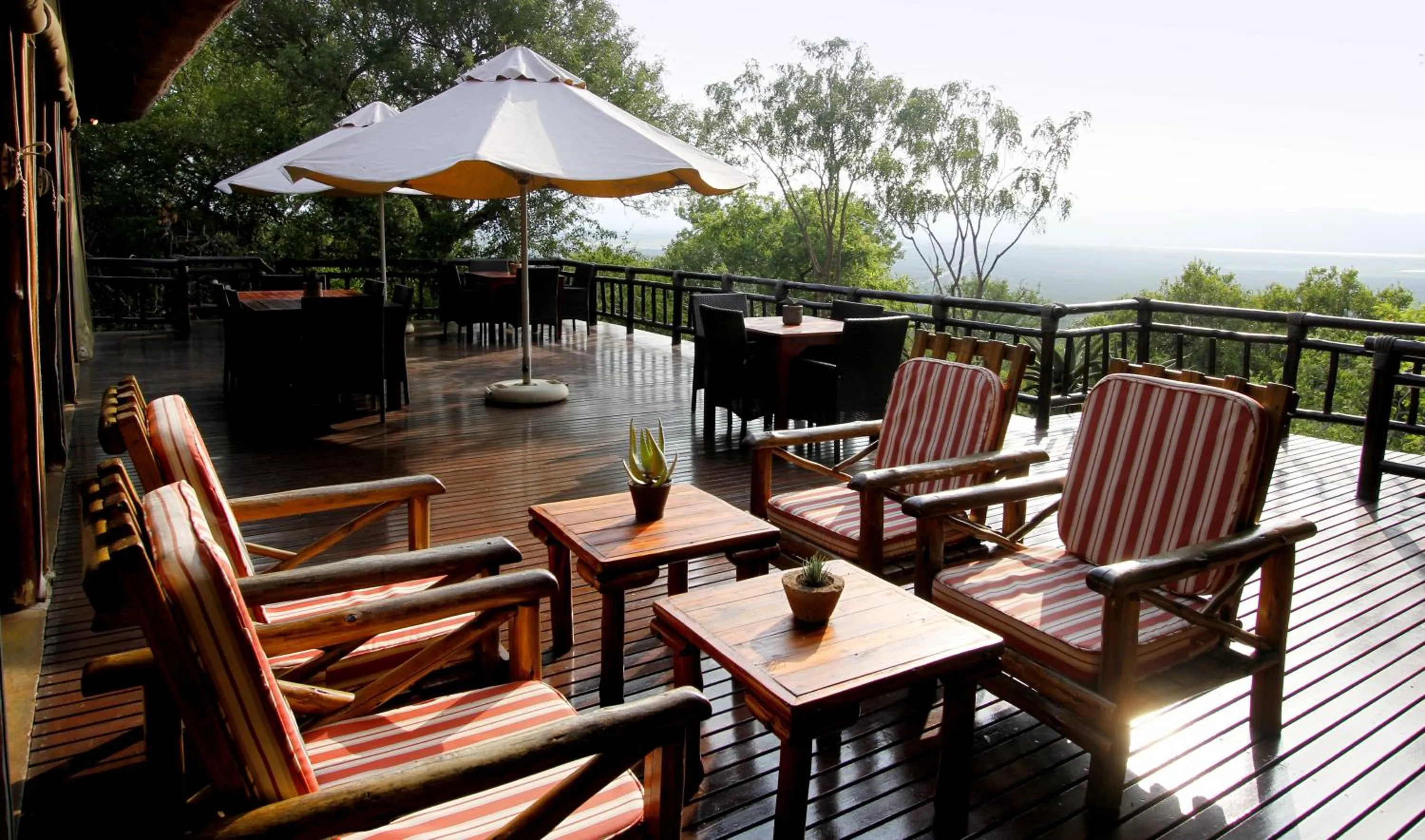 Patio in Shayamoya Tiger Fishing and Game Lodge