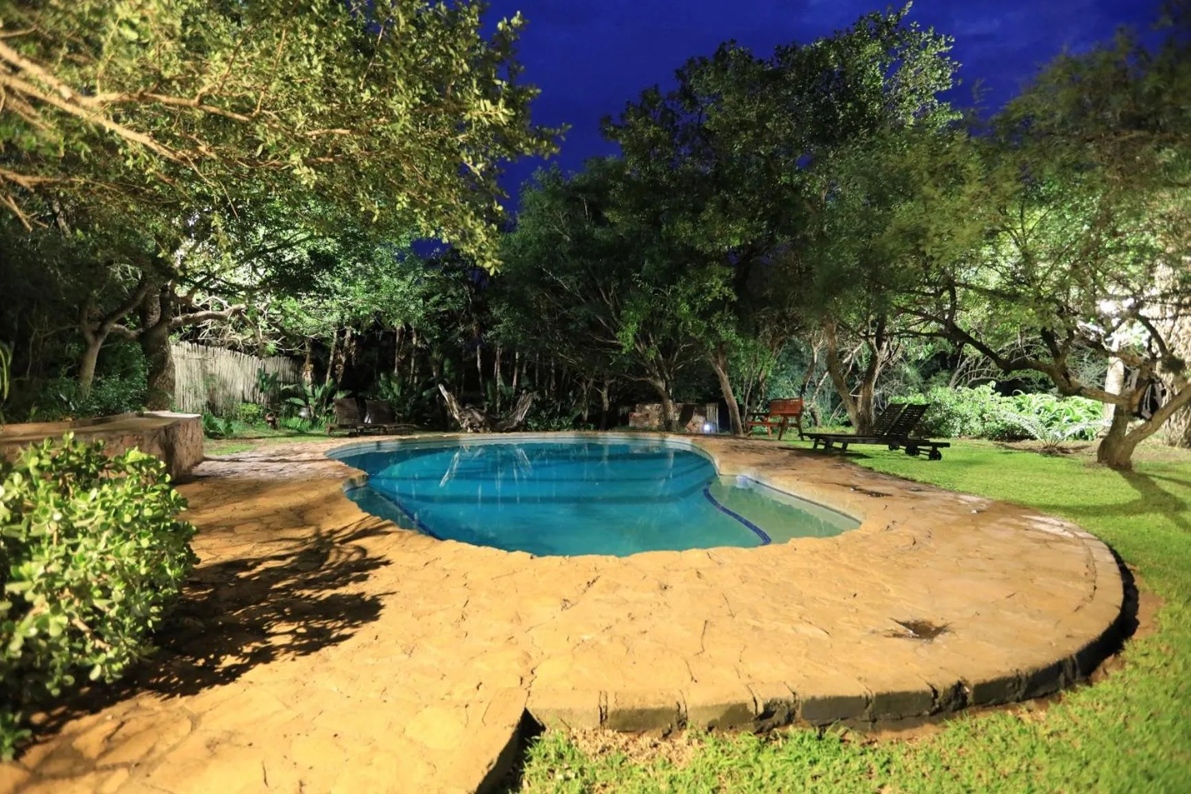 Swimming pool in Shayamoya Tiger Fishing and Game Lodge