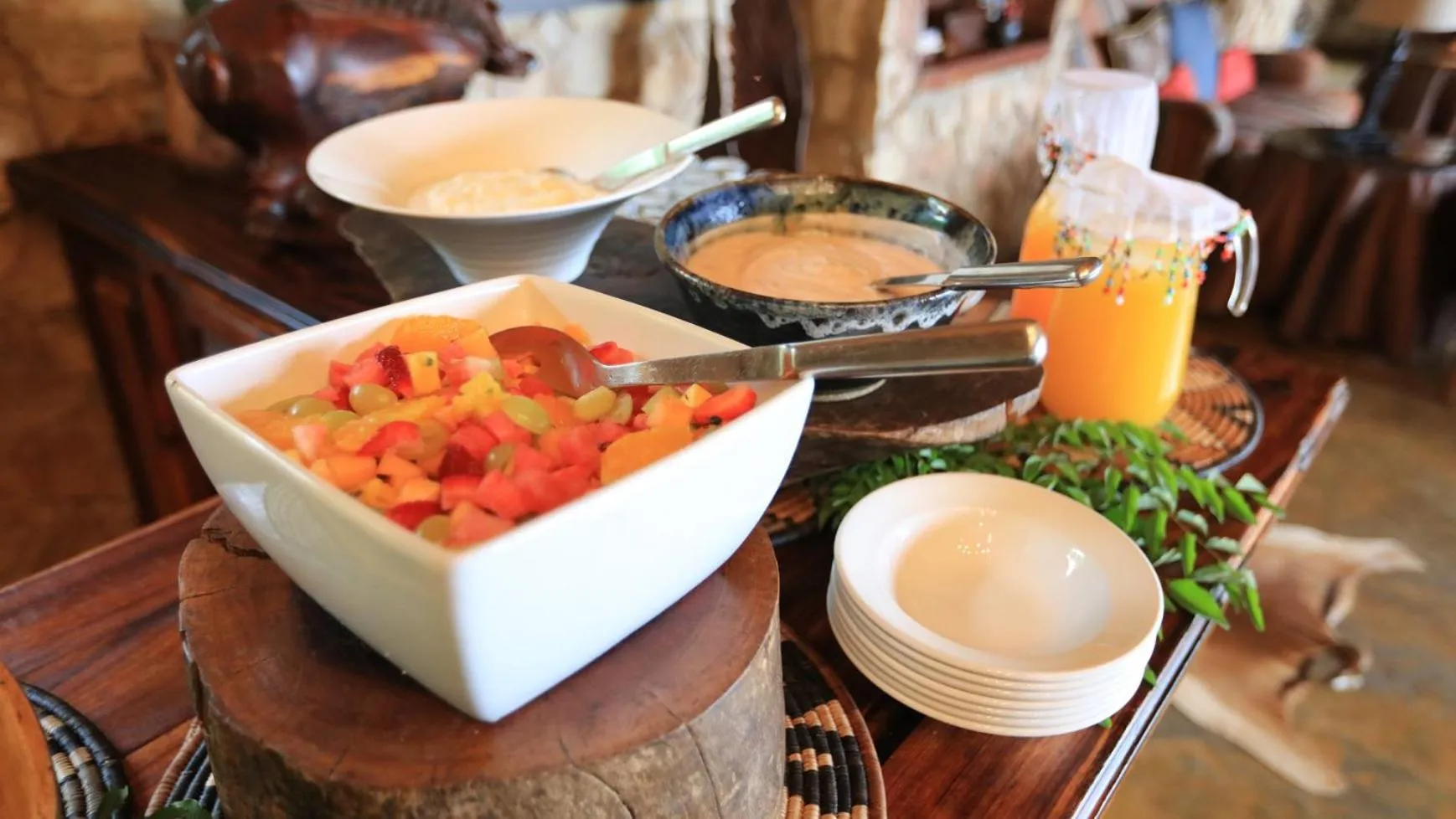 Buffet breakfast in Shayamoya Tiger Fishing and Game Lodge