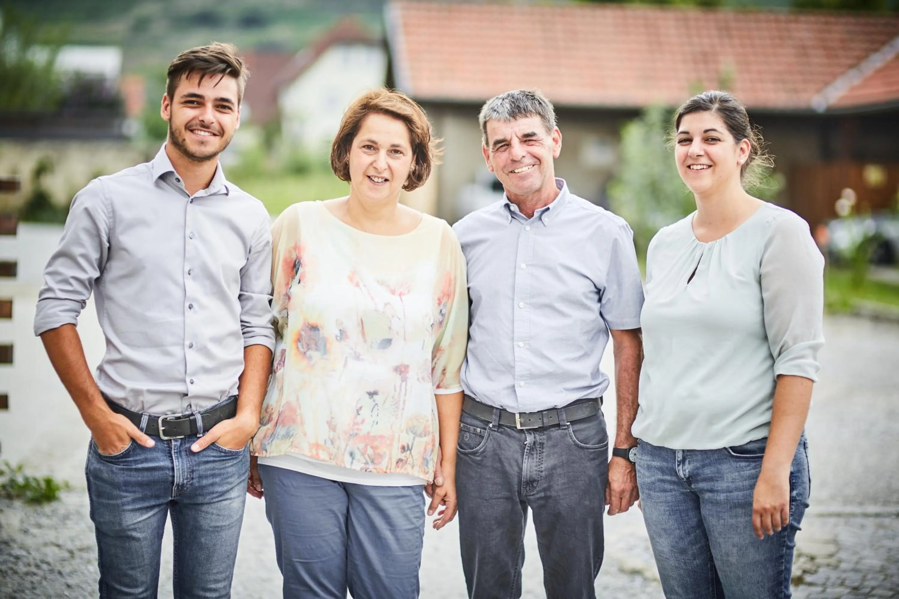 Family in Schmankerl und Gast