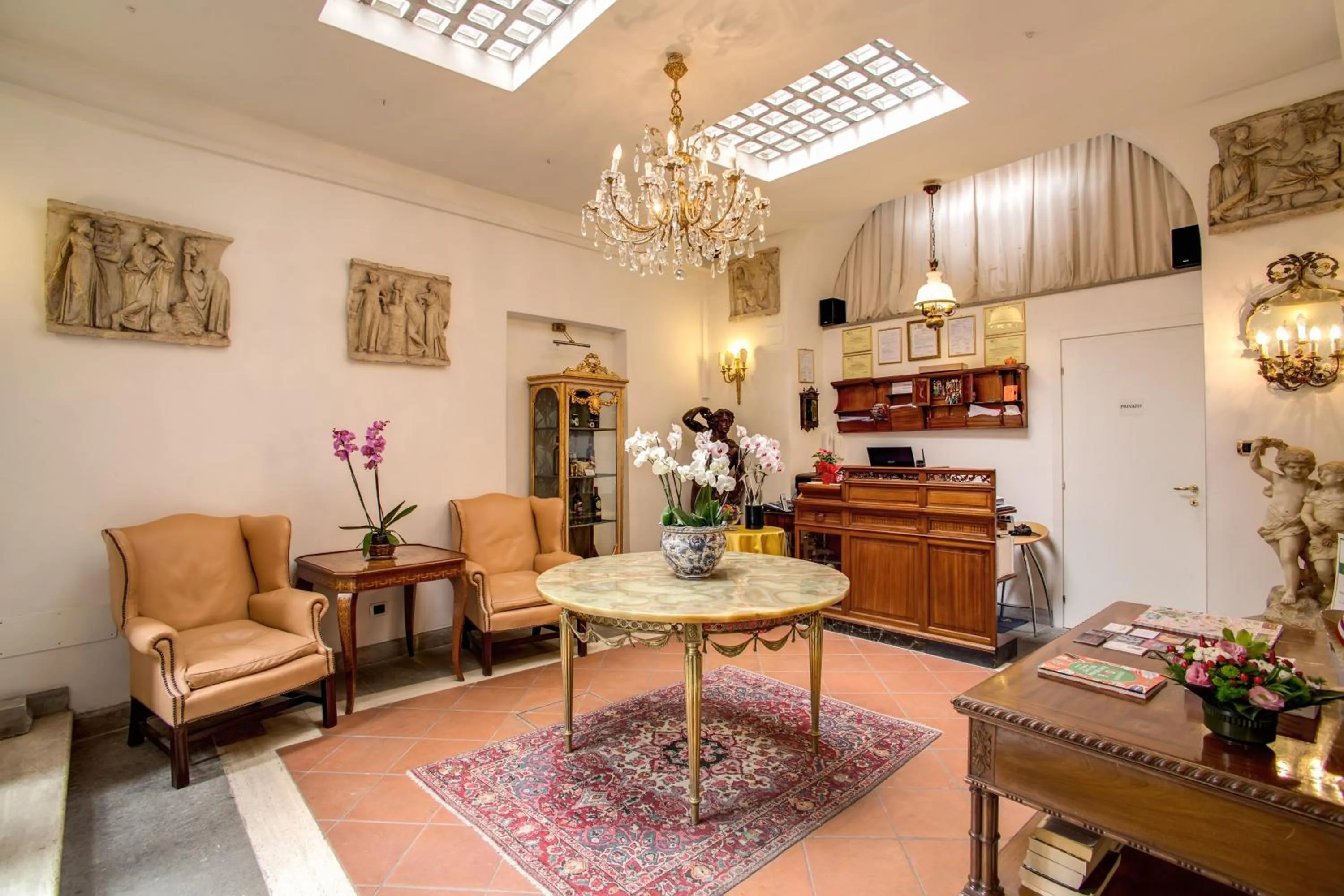 Living room in Navona Gallery Suites