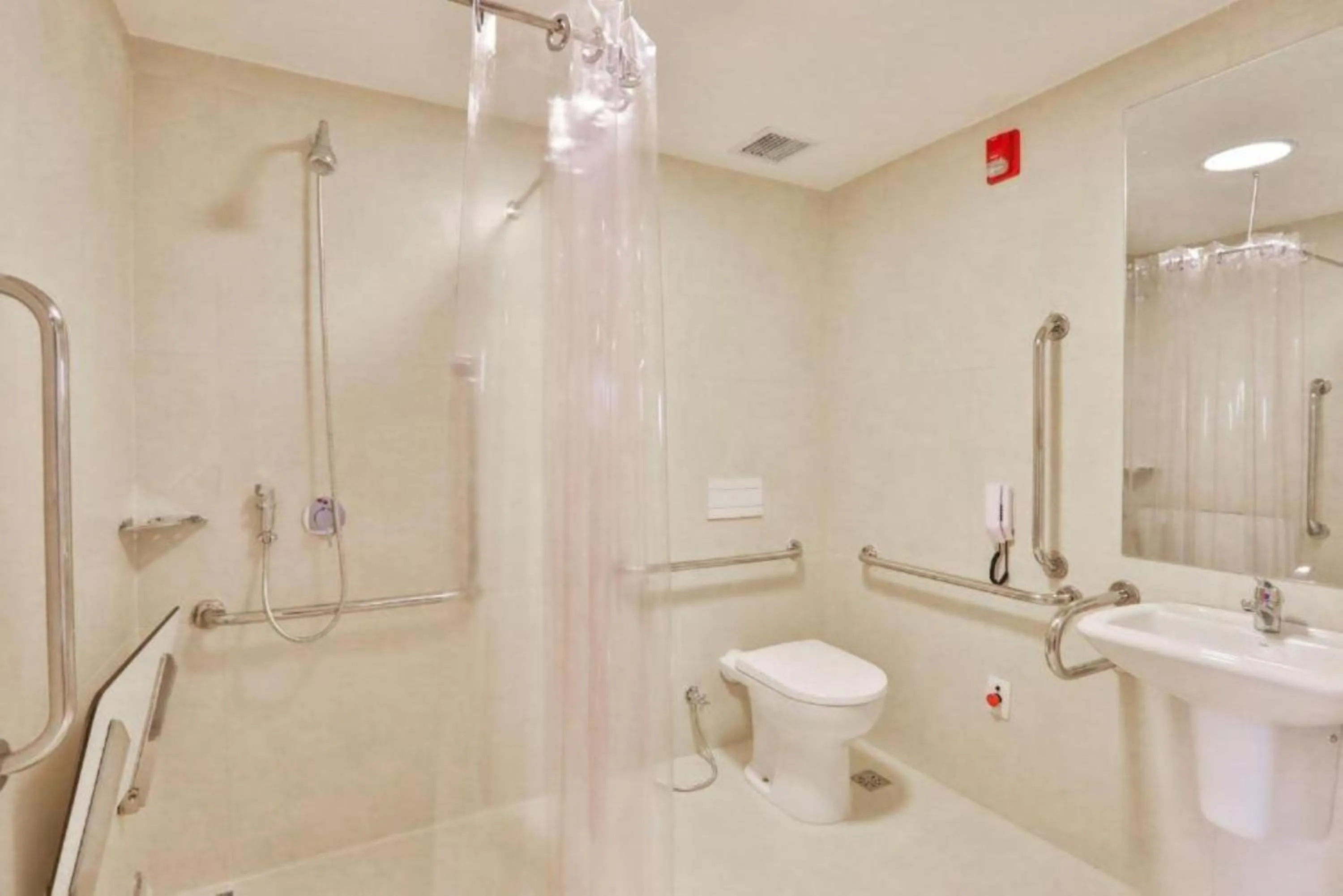 Shower in Transamerica Fit Jaguariúna