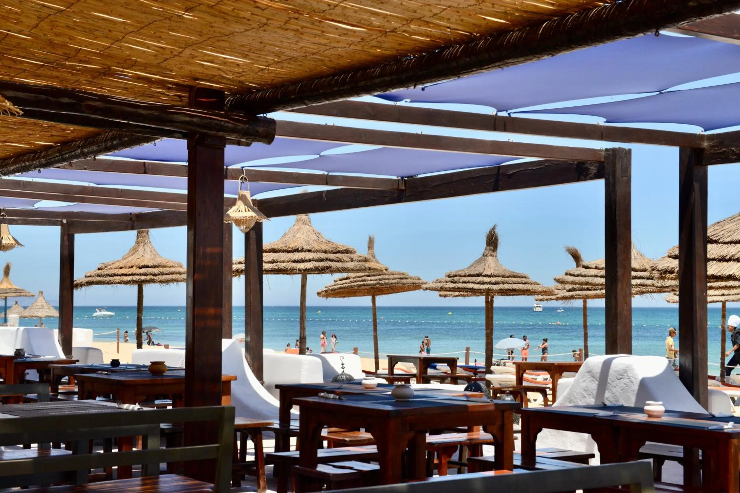 Restaurant/places to eat in Hotel Kabila