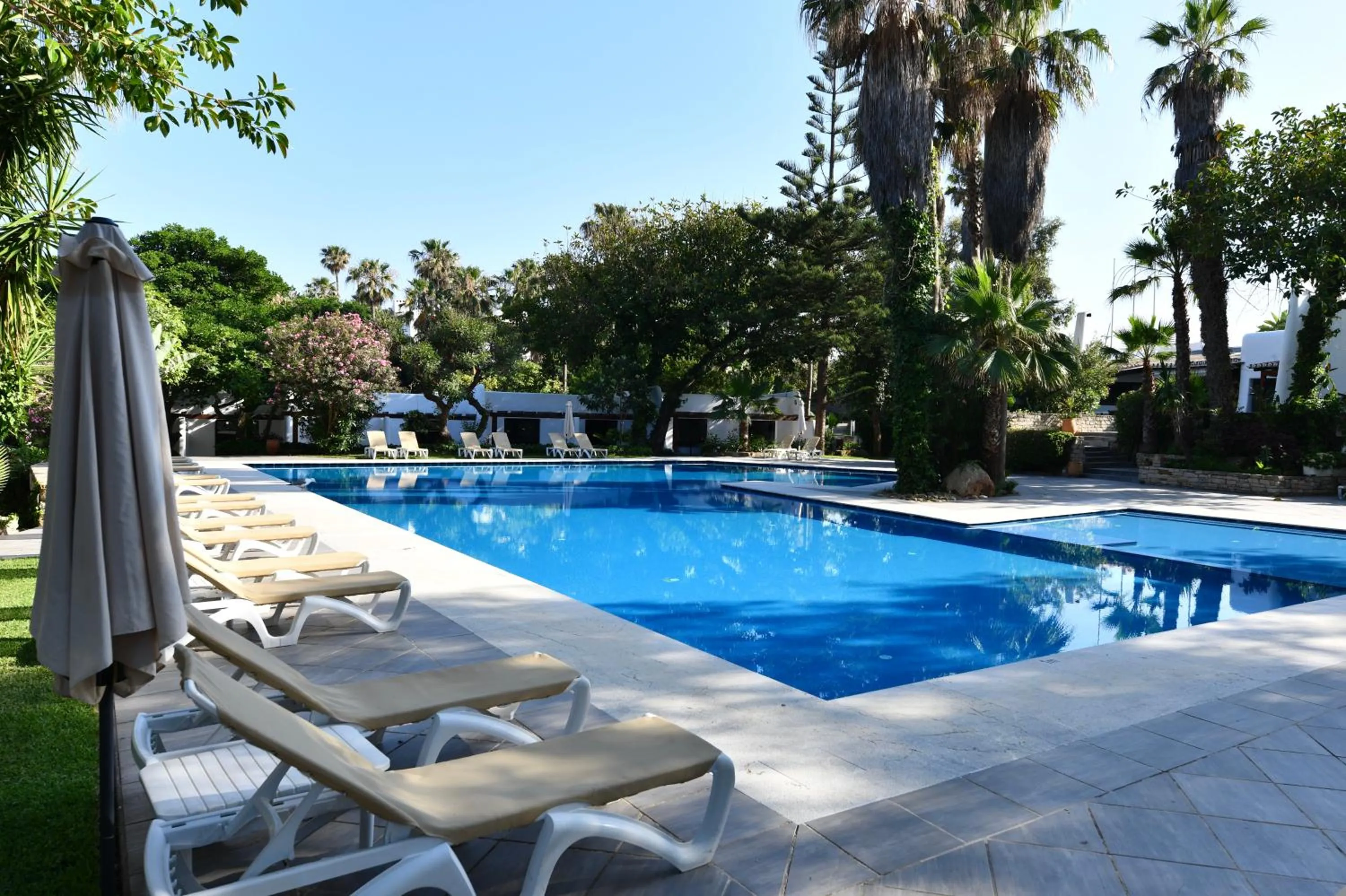 Swimming pool in Hotel Kabila