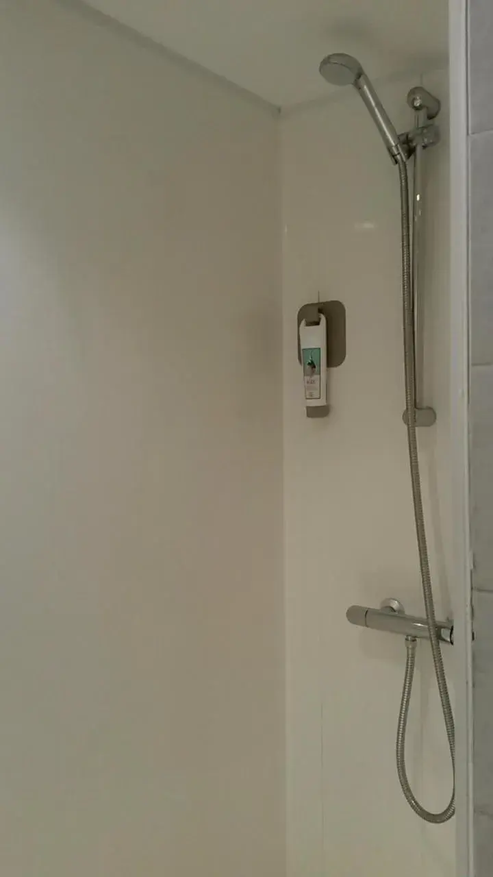 Double Room with Sofa Bed in ibis Bradford Shipley Double Room with Sofa Bed in ibis Bradford Shipley