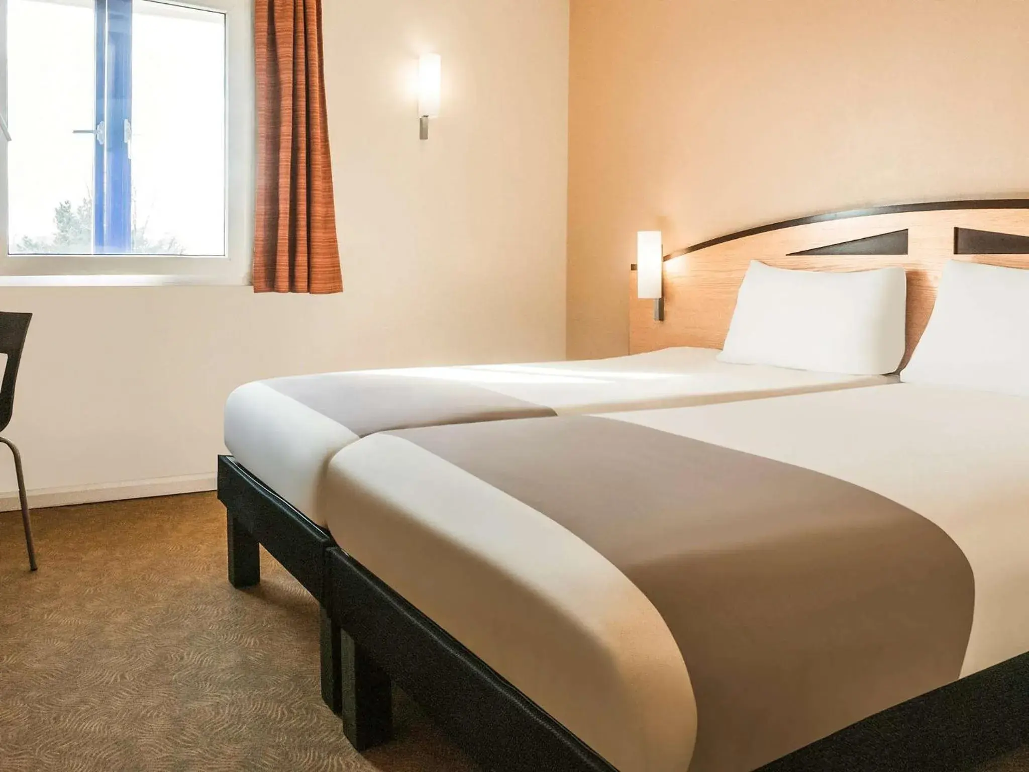 Photo of the whole room in ibis Bradford Shipley Photo of the whole room in ibis Bradford Shipley