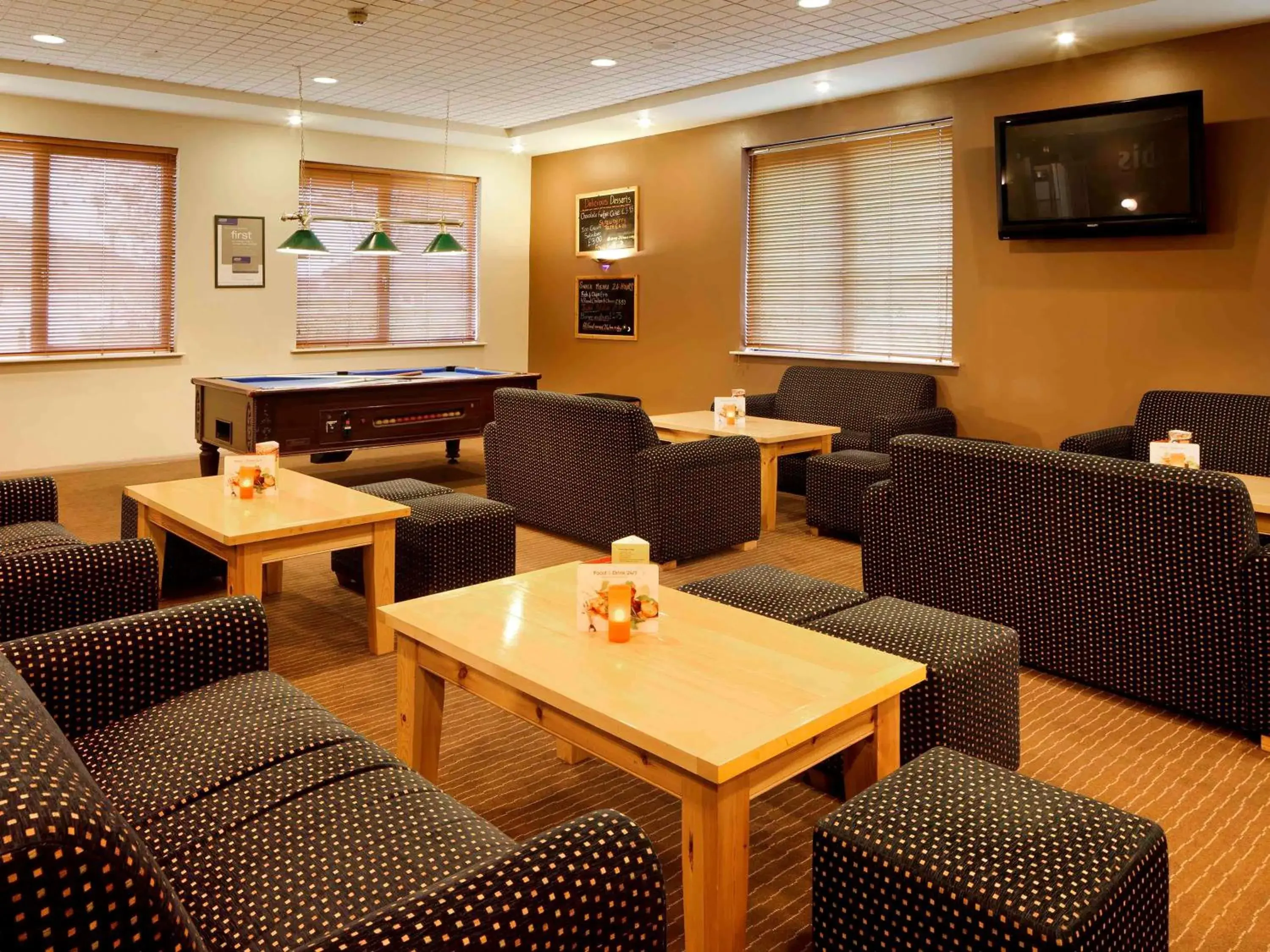 Lounge or bar in ibis Bradford Shipley Lounge or bar in ibis Bradford Shipley