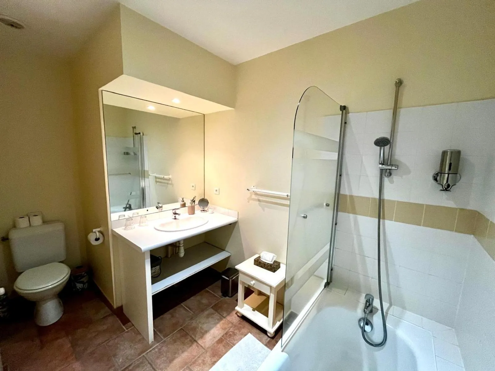 Shower in Chambres d'hôtes les Etoiles