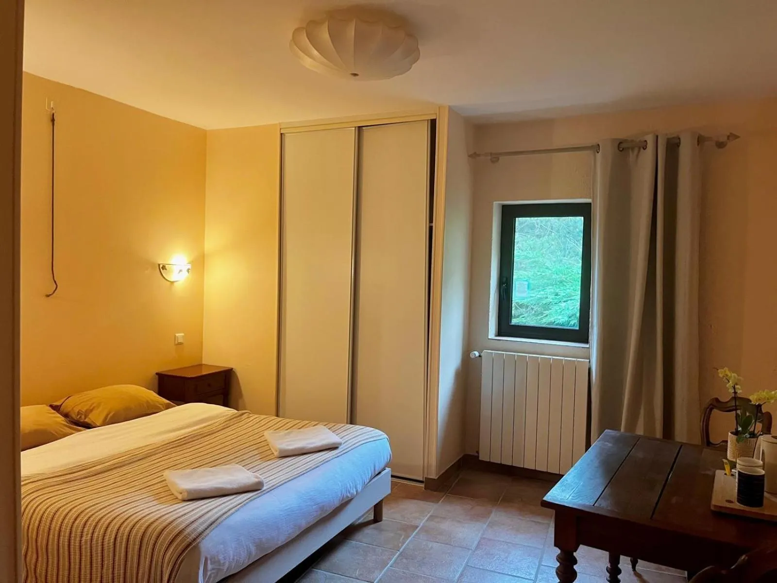 Photo of the whole room, Bed in Chambres d'hôtes les Etoiles