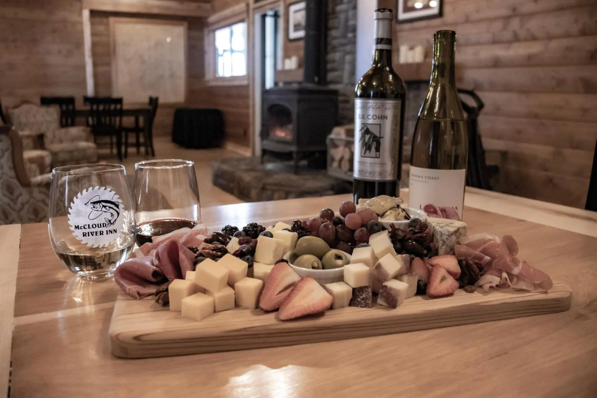 Lobby or reception in McCloud River Bed and Breakfast