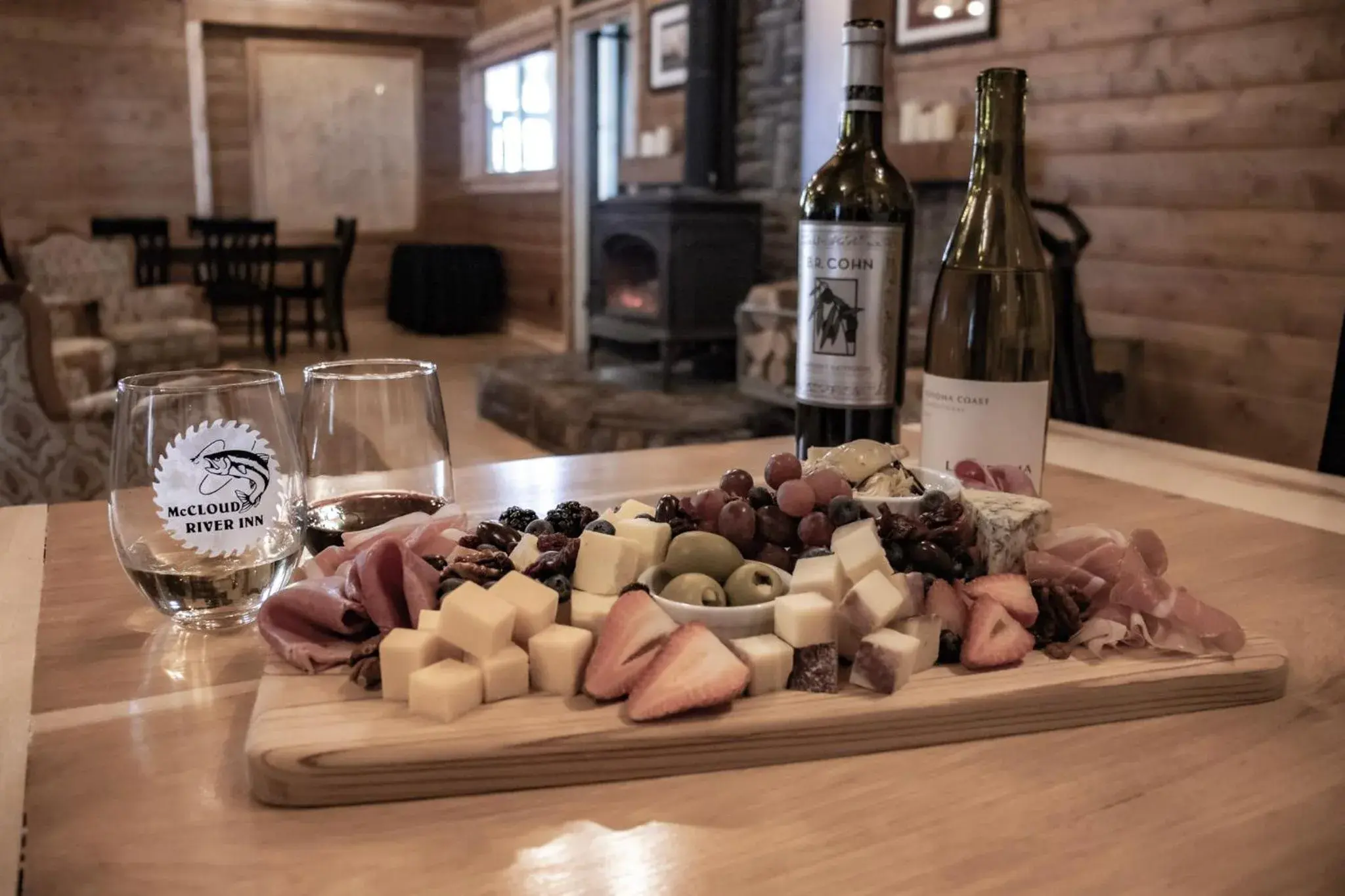 Lobby or reception in McCloud River Bed and Breakfast Lobby or reception in McCloud River Bed and Breakfast