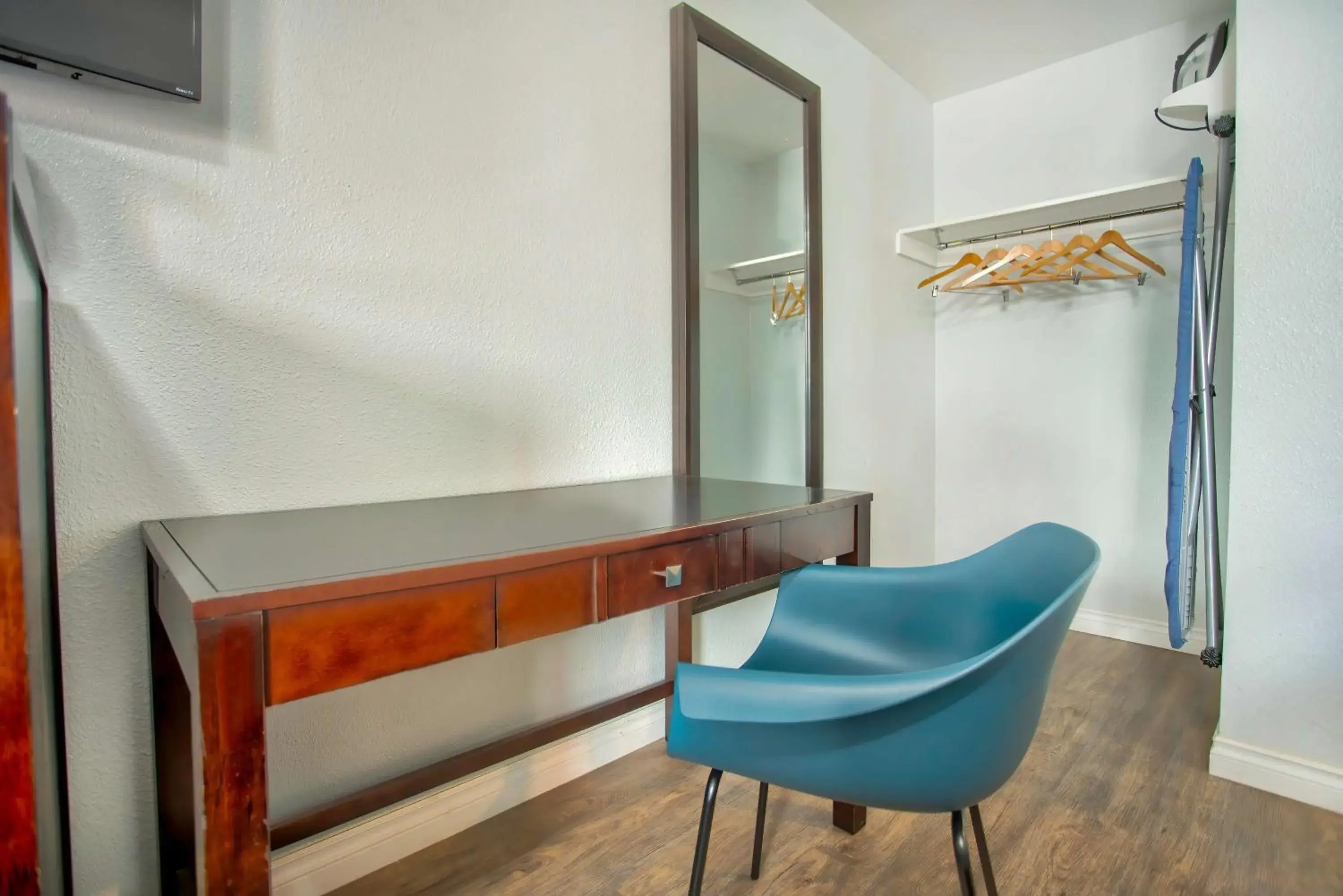 Photo of the whole room in Studio 6 Suites - Albany, OR Photo of the whole room in Studio 6 Suites - Albany, OR