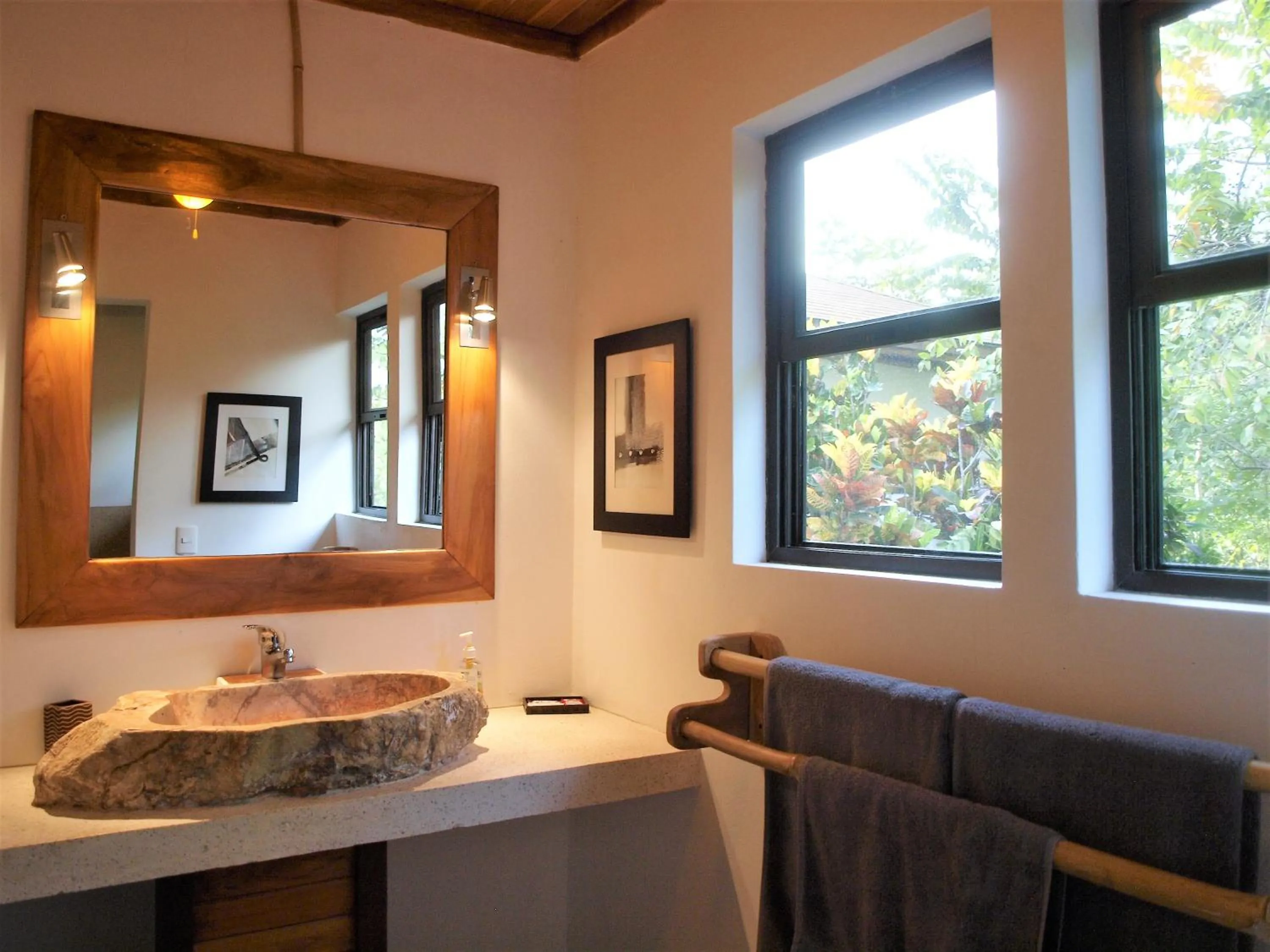 Bathroom in Lodge Margouillat