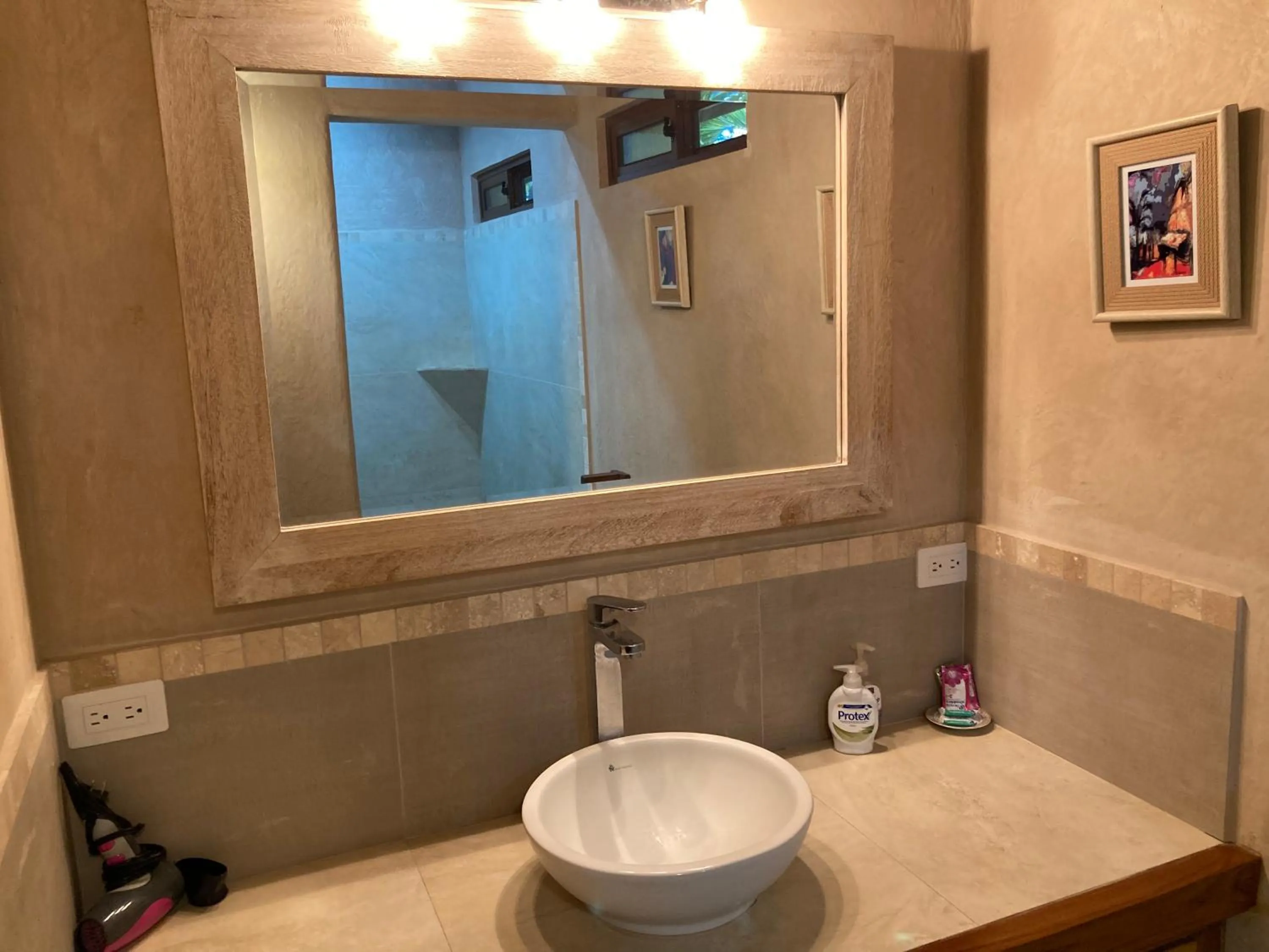 Bathroom in Lodge Margouillat