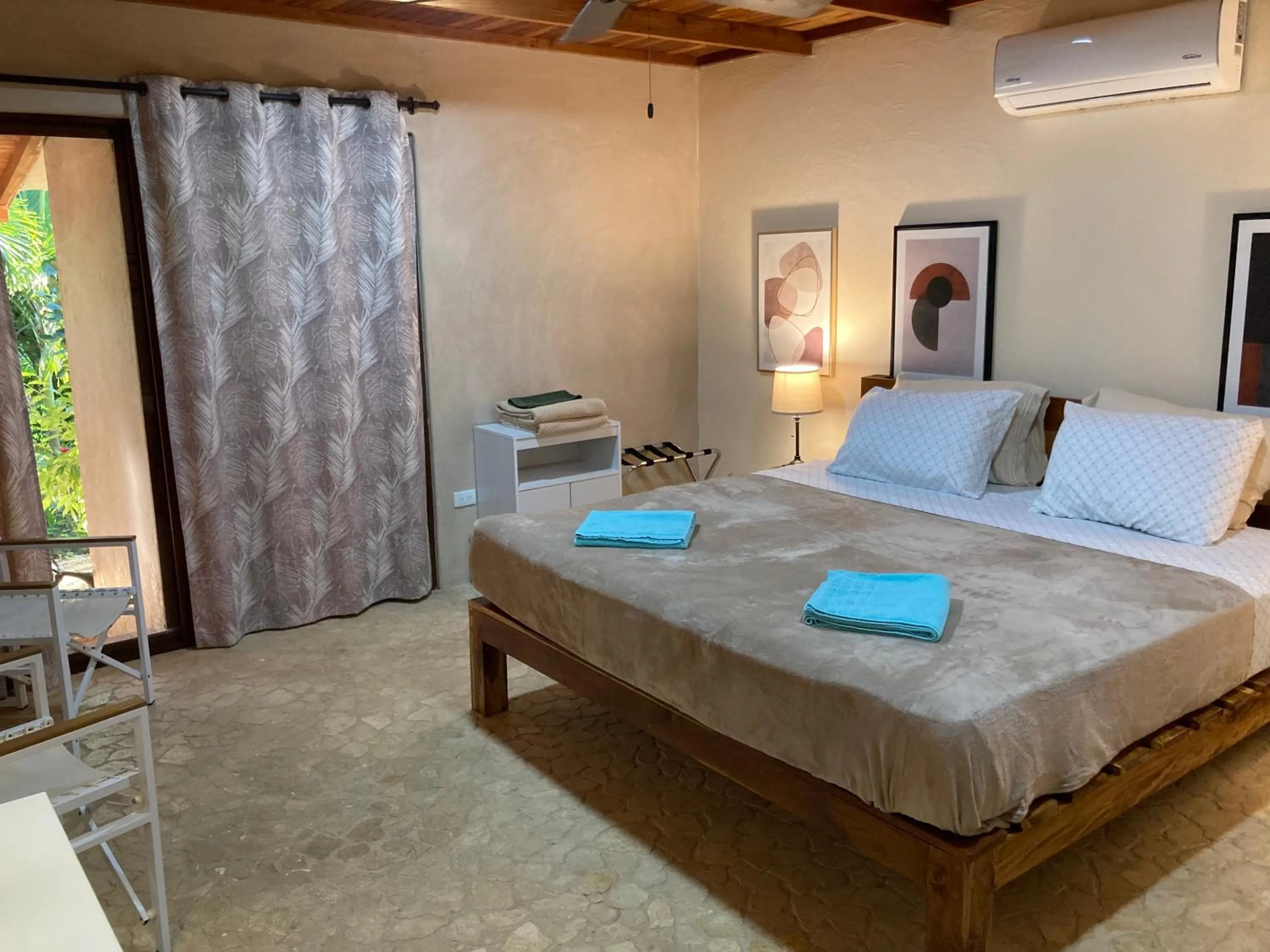 Bedroom, Bed in Lodge Margouillat