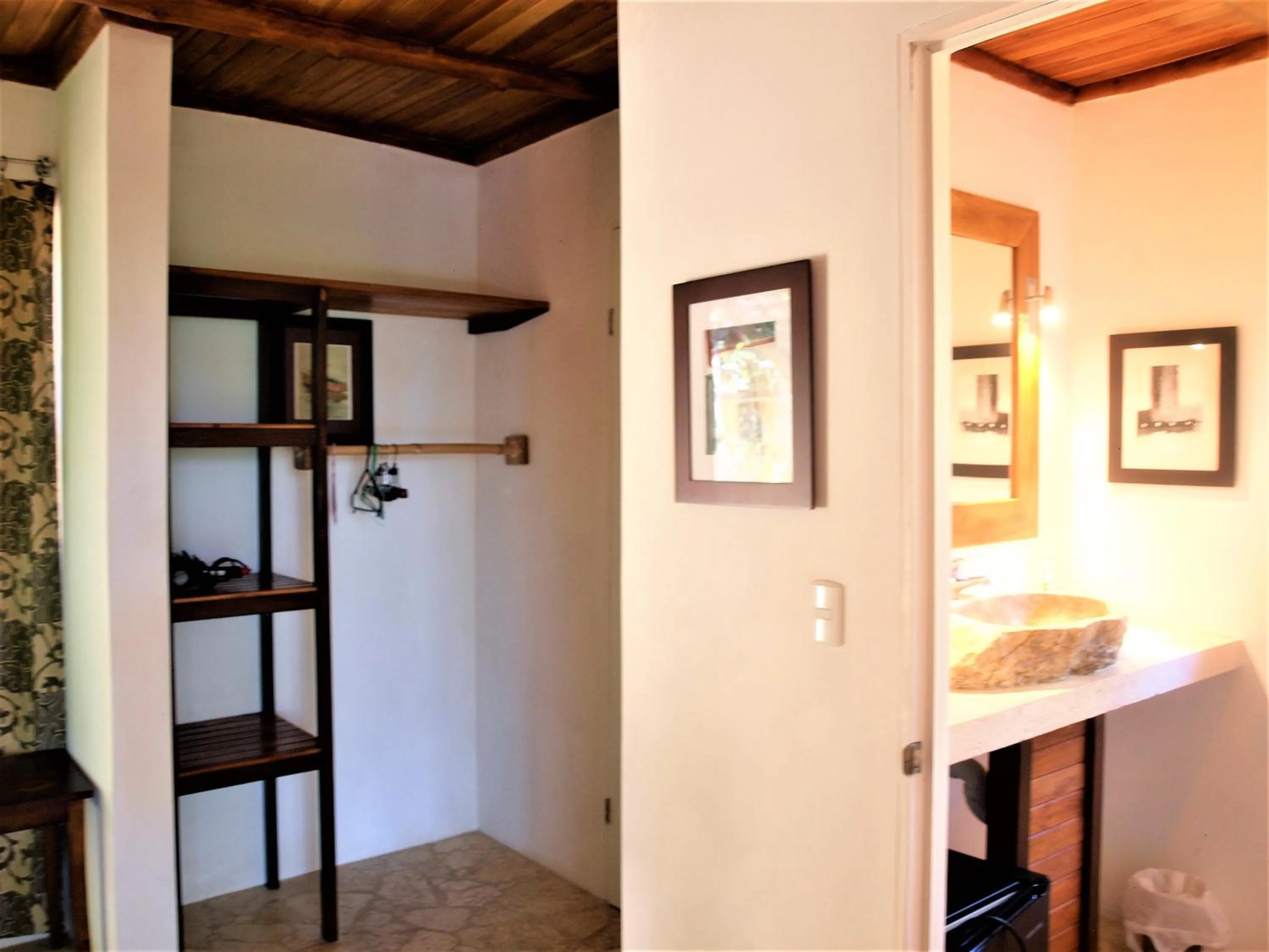 Photo of the whole room in Lodge Margouillat