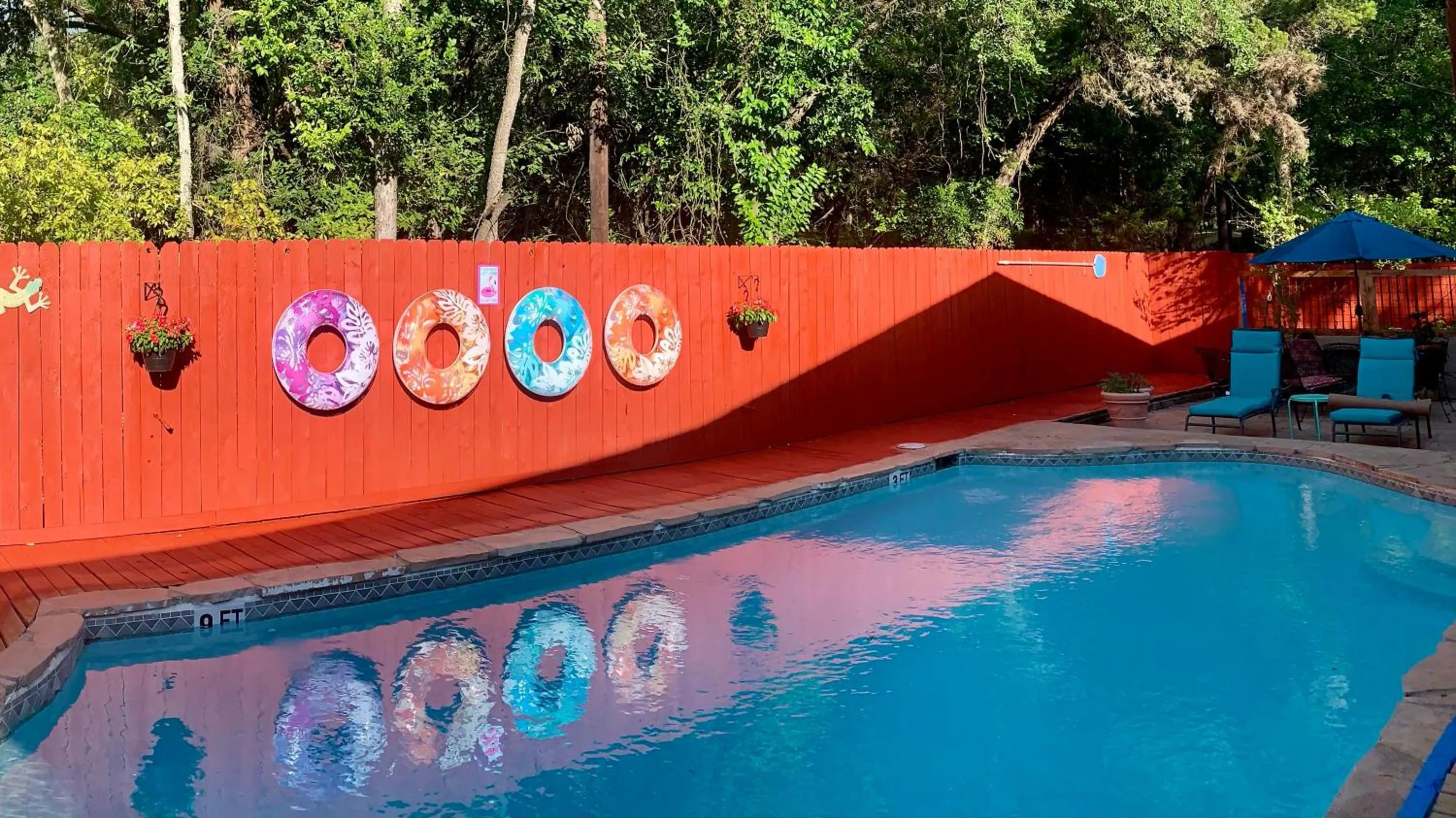 Pool view in Lamb's Rest Inn