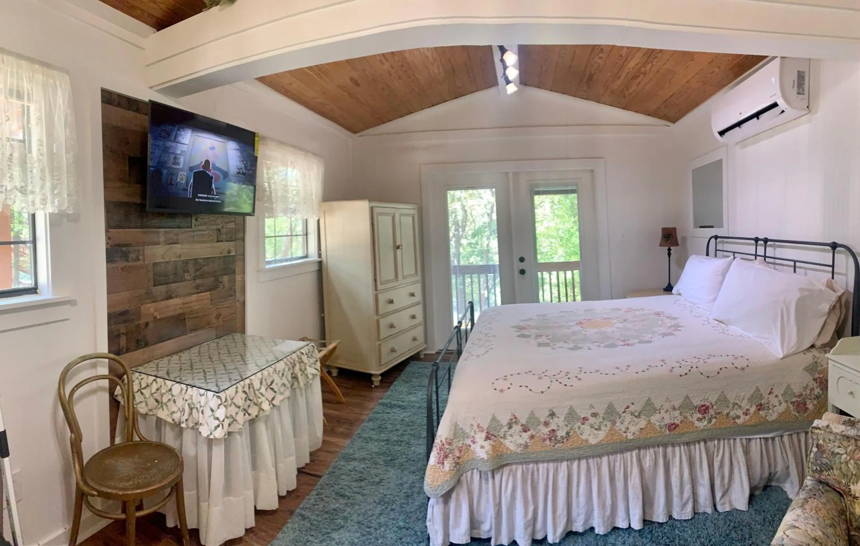 TV and multimedia, Bed in Lamb's Rest Inn