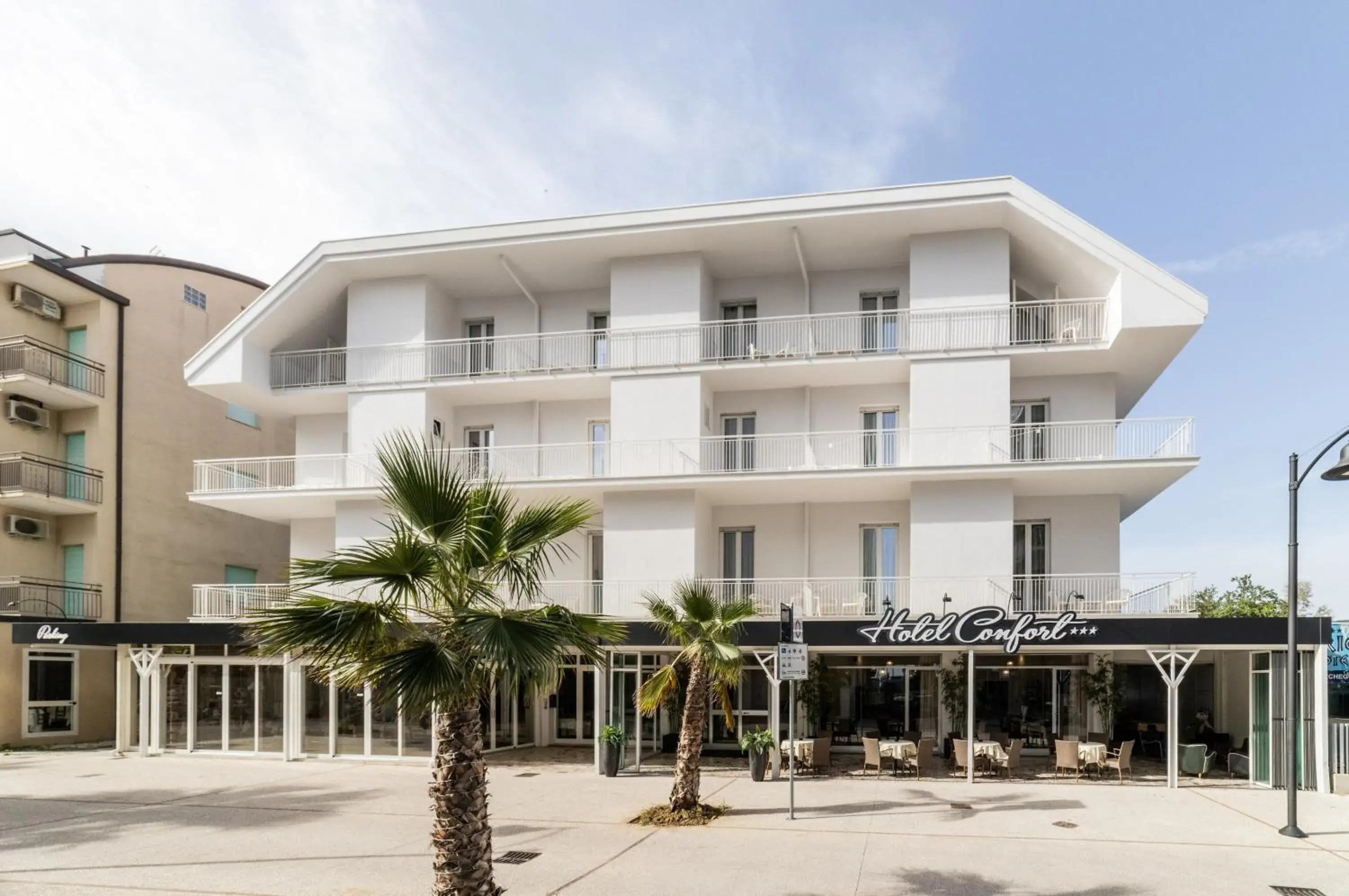 Property Building in Hotel Confort