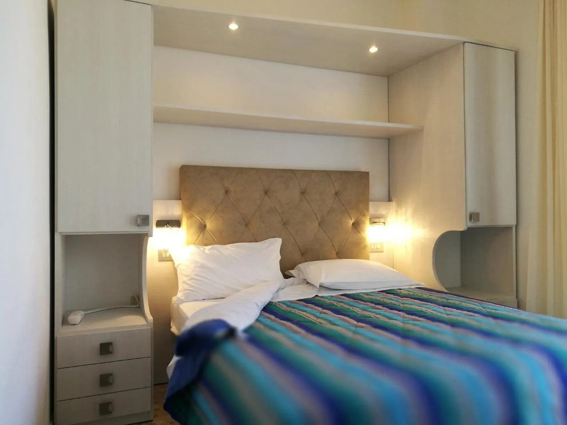Bedroom, Bed in Hotel Confort