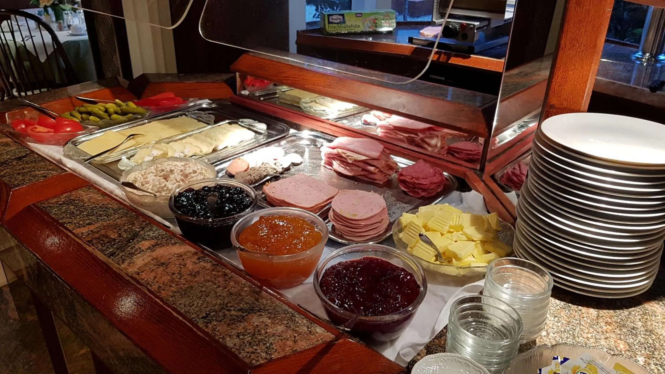 Buffet breakfast in Hotel Spahr