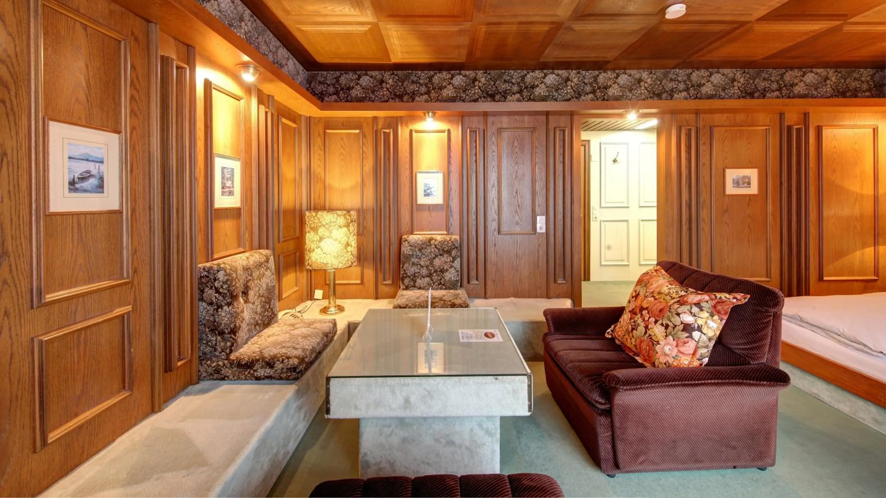 Living room, Bed in Hotel Spahr