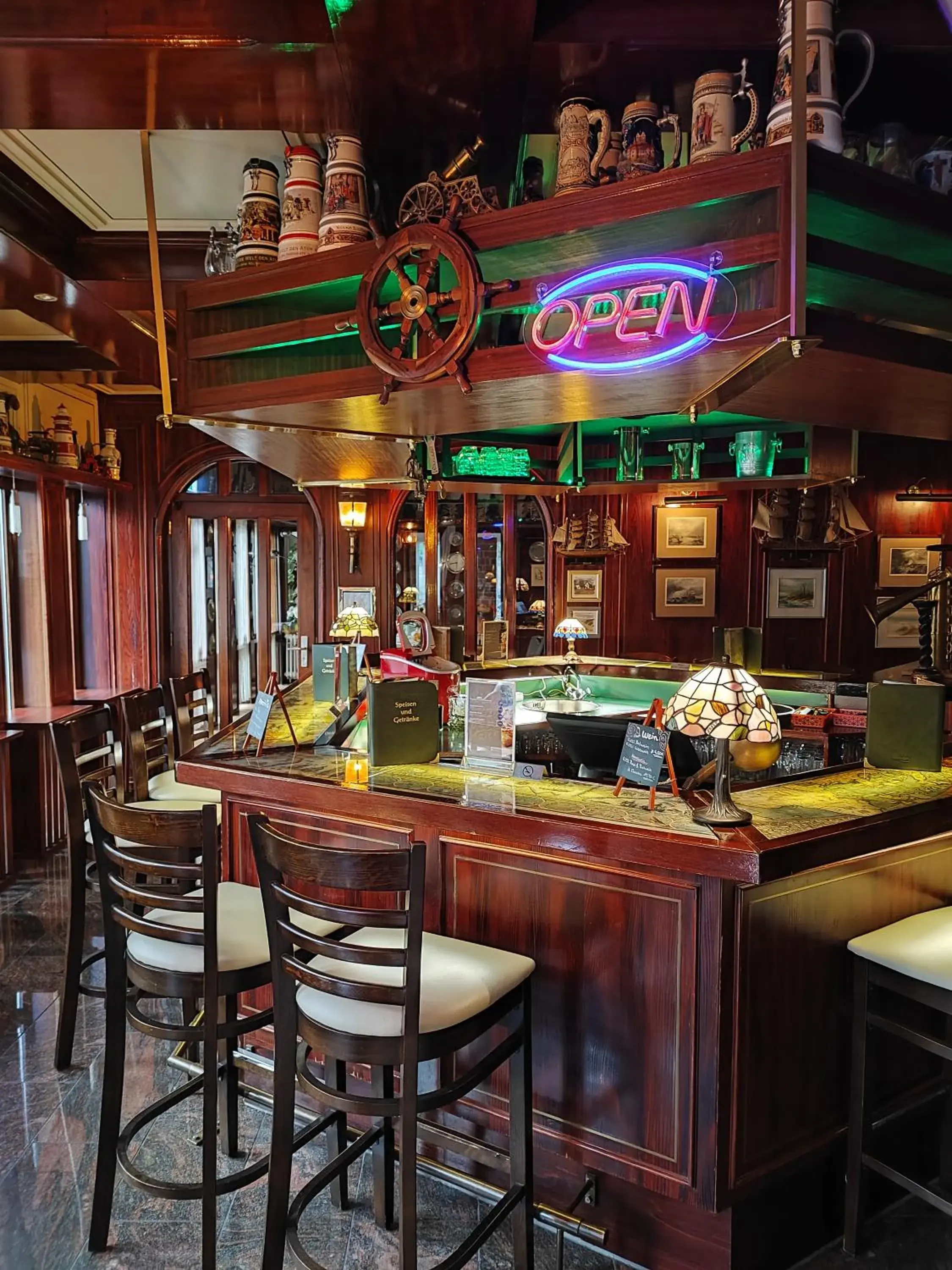 Lounge or bar in Hotel Spahr Lounge or bar in Hotel Spahr