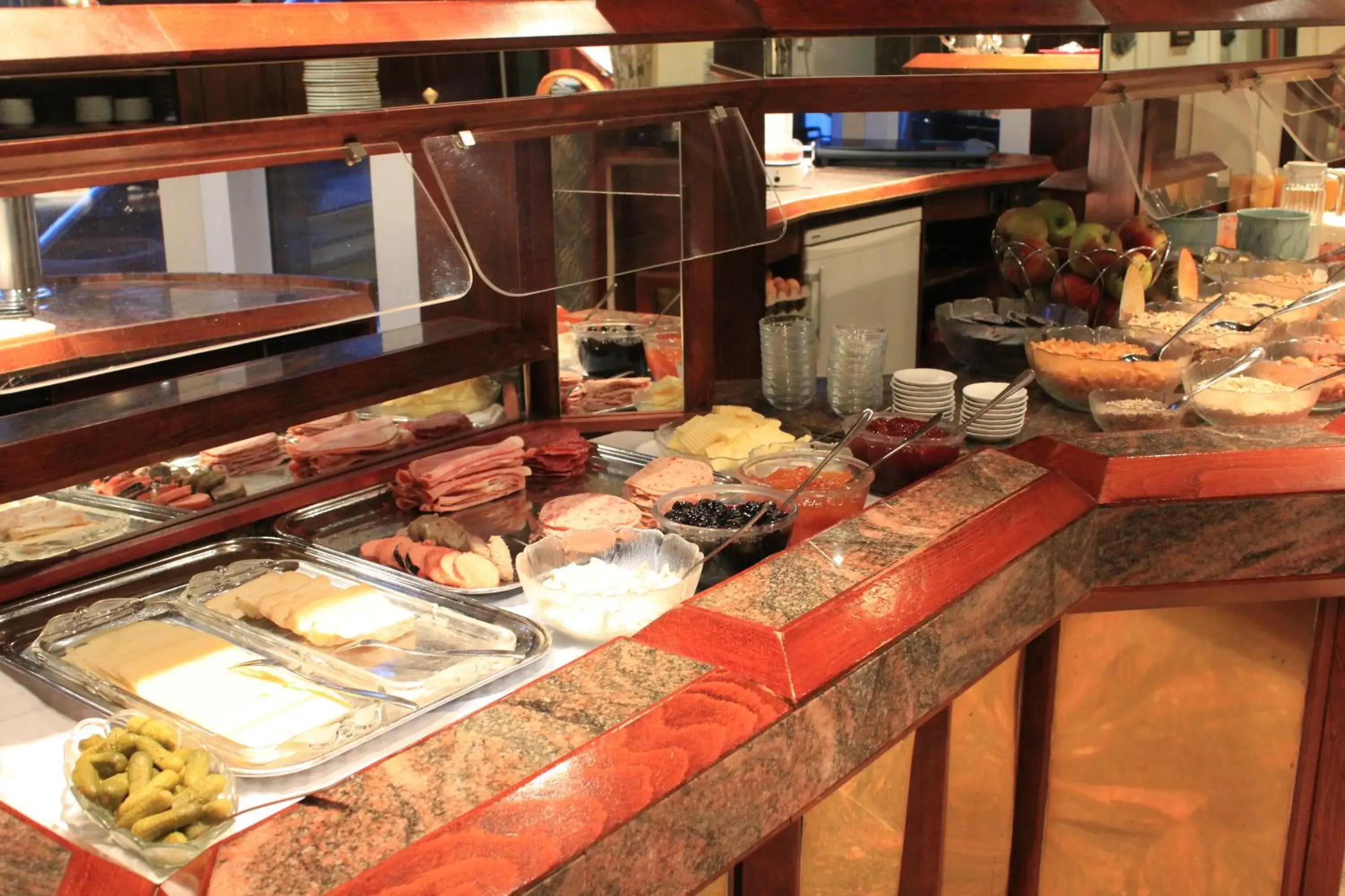 Buffet breakfast in Hotel Spahr Buffet breakfast in Hotel Spahr