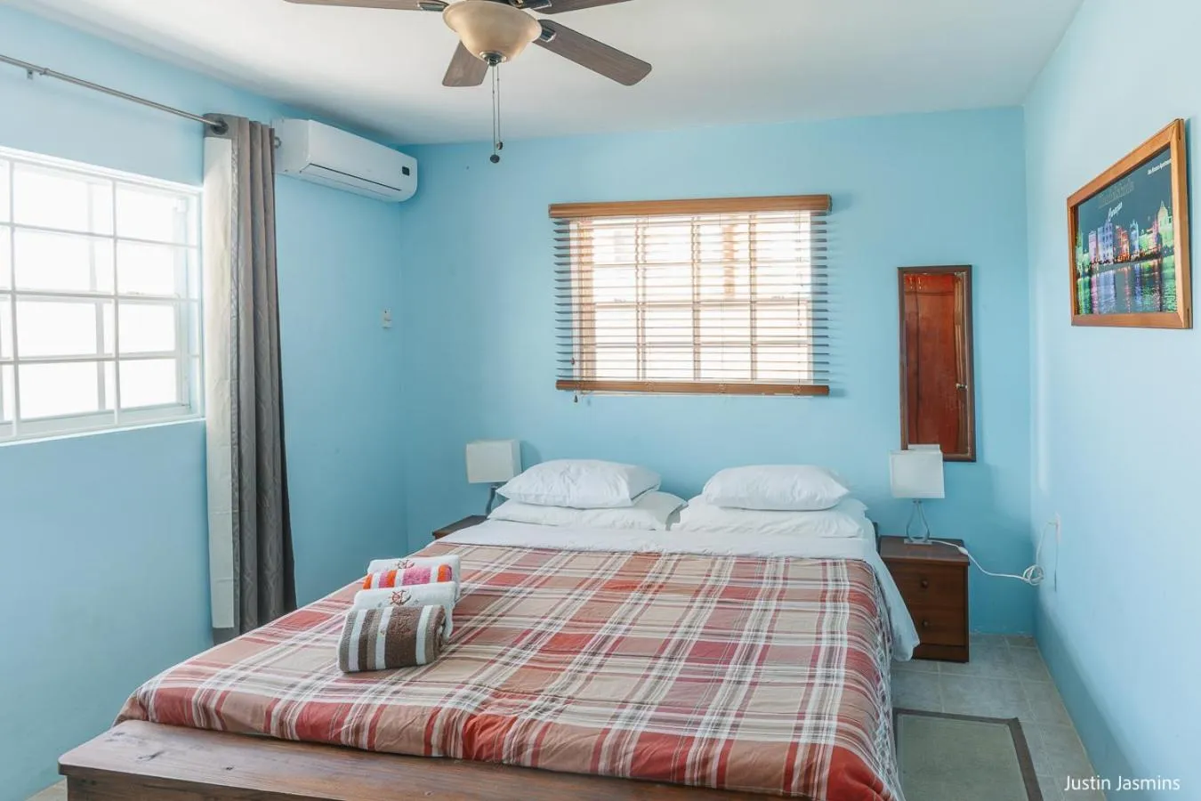 Property building, Bed in Nos Krusero Apartments