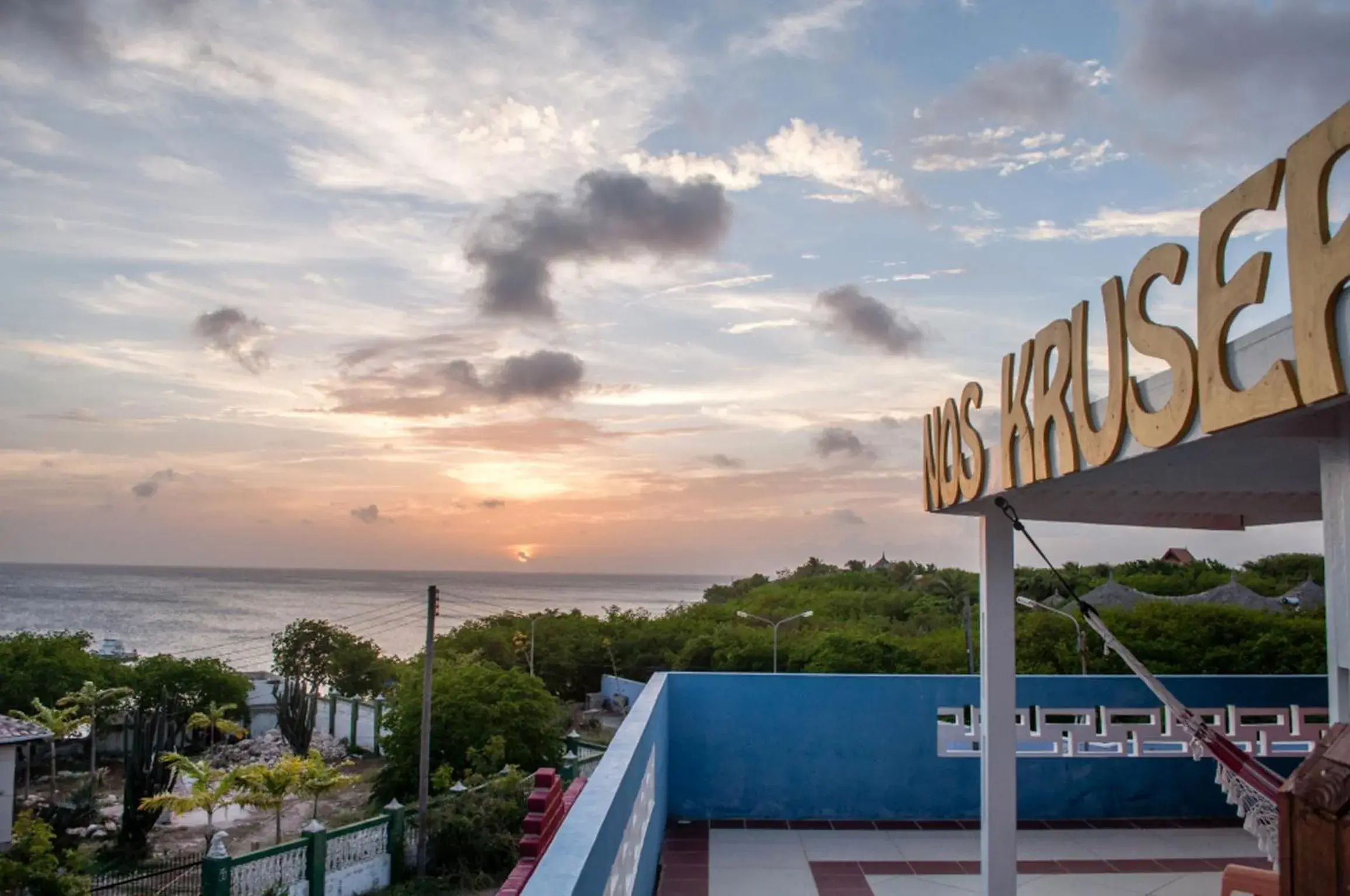 Deluxe One-Bedroom Apartment with Ocean View in Nos Krusero Apartments Deluxe One-Bedroom Apartment with Ocean View in Nos Krusero Apartments